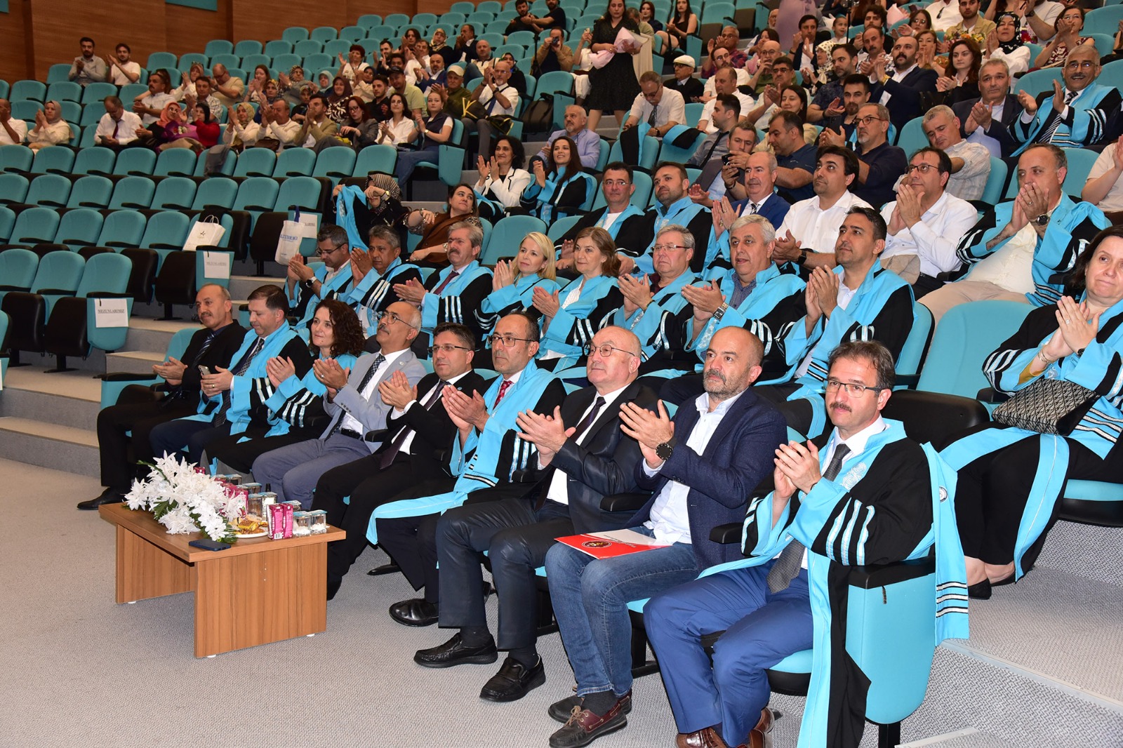 Can Dostlarına Adanmış Bir Meslek: BAÜN Veteriner Fakültesinde Mezuniyet Coşkusu 2