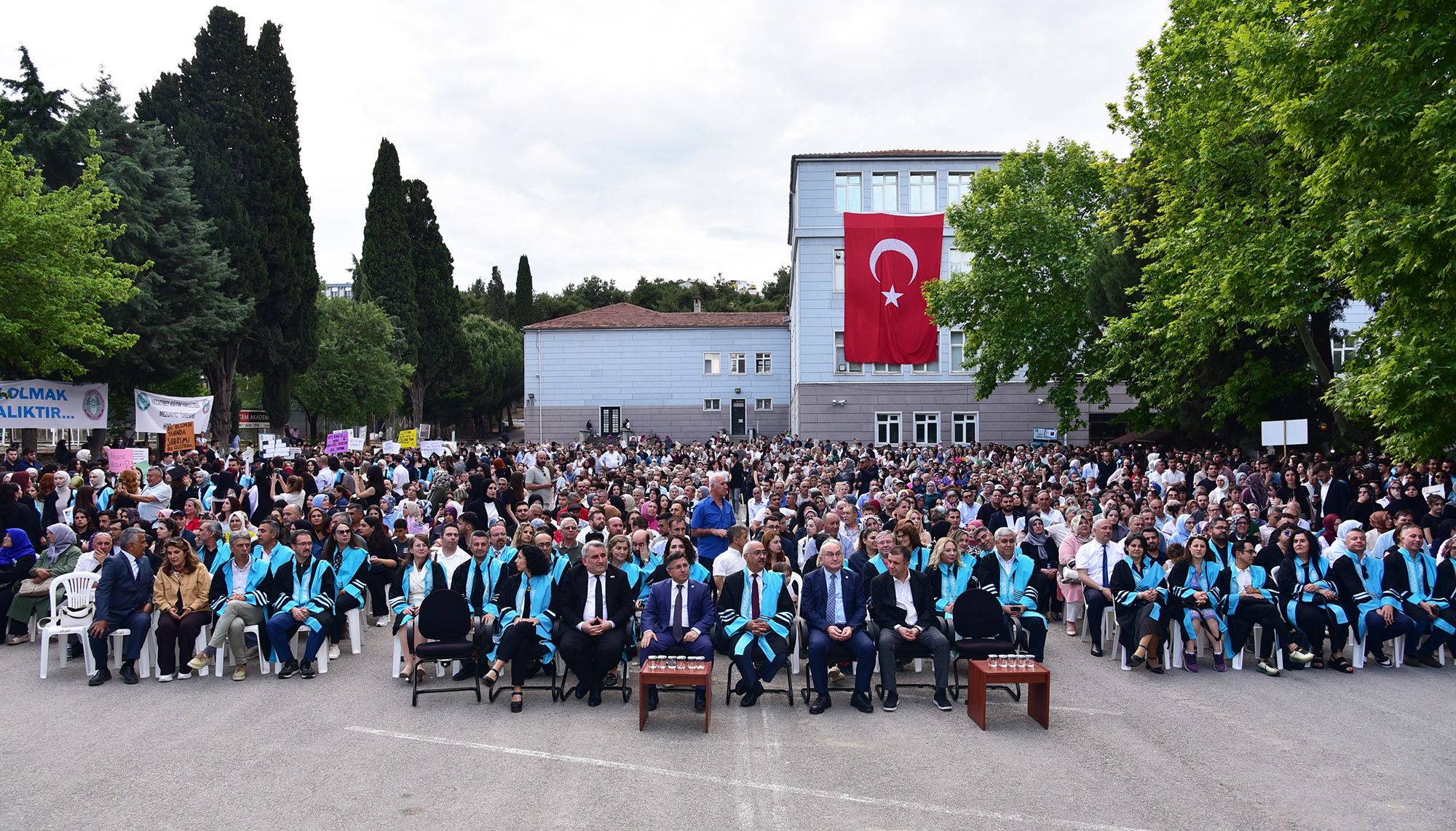 Yeni Nesil Eğitimciler Meslek Hayatına İlk Adımlarını Attı: Türkiye’nin En Köklü ve Güzide Eğitim Kurumu Necatibey Eğitim Fakültesi’nde 113. Mezuniyet Heyecanı 1