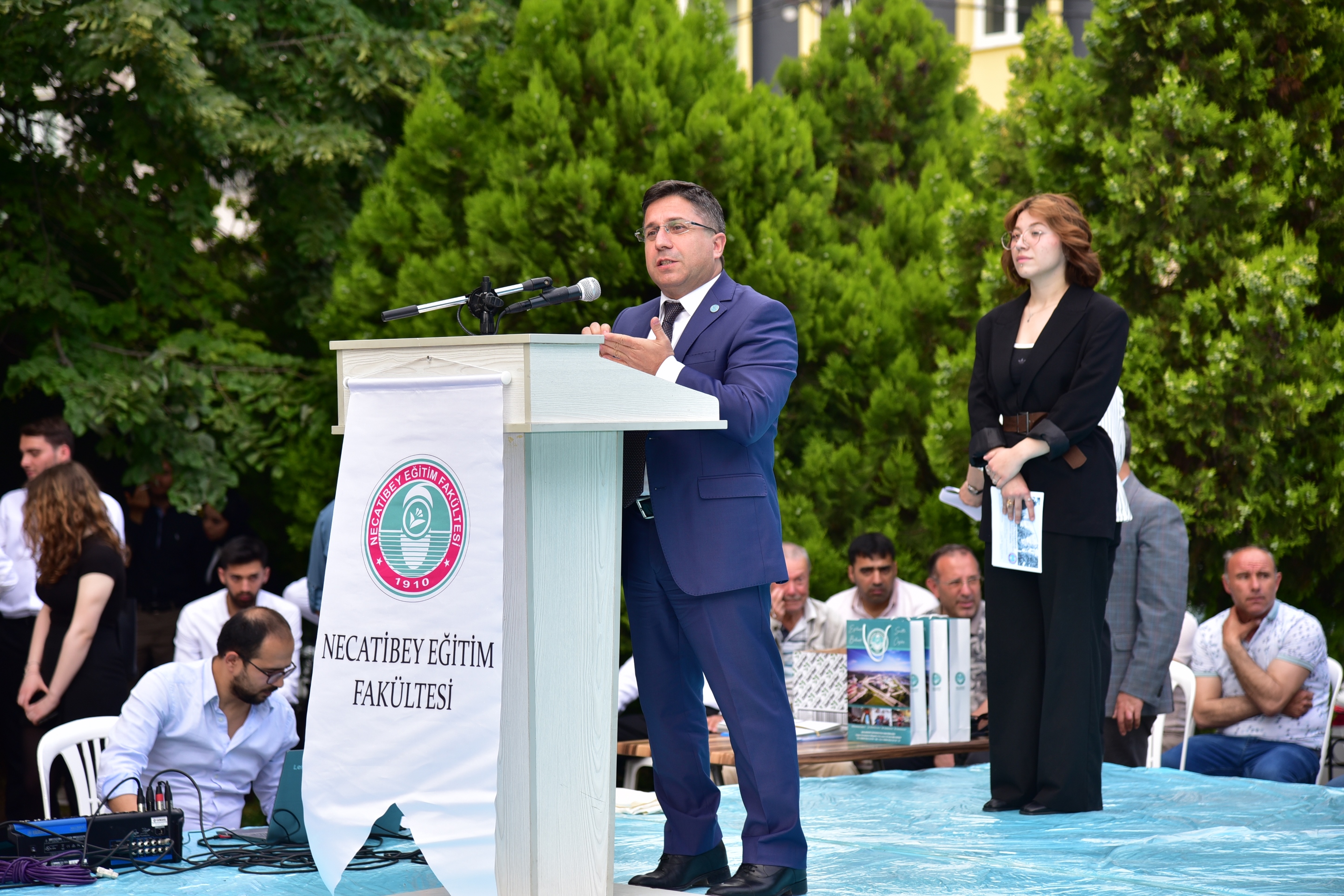 Yeni Nesil Eğitimciler Meslek Hayatına İlk Adımlarını Attı: Türkiye’nin En Köklü ve Güzide Eğitim Kurumu Necatibey Eğitim Fakültesi’nde 113. Mezuniyet Heyecanı 4