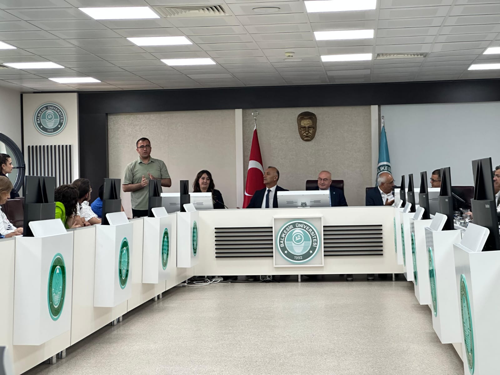 Akreditasyon Hazırlıkları Hız Kazandı: Balıkesir Üniversitesi’nde Kurumsal Akreditasyon Programı Değerlendirme Toplantısı Düzenlendi 2