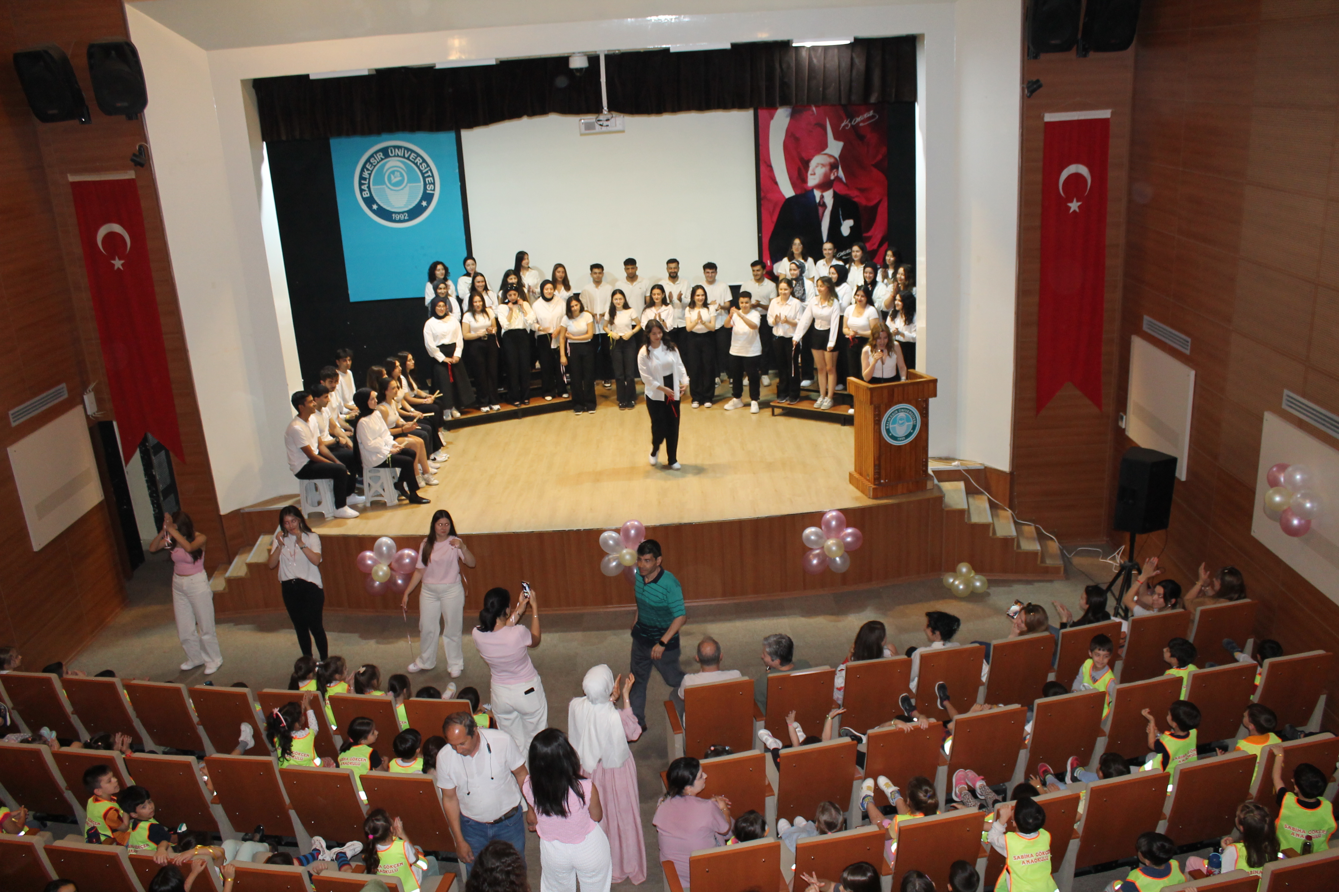 Fakültemizde "Minik Notalar Şenliği" Coşkuyla Gerçekleşti 5