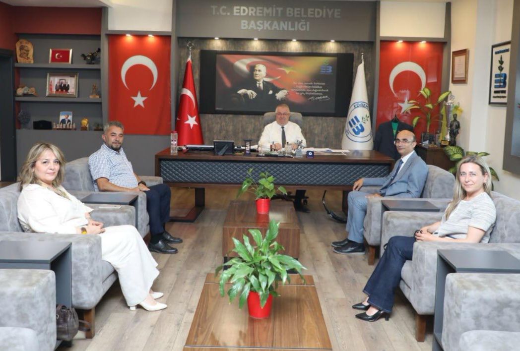 Edremit MYO Yönetimi Edremit Belediye Başkanı Mehmet ERTAŞ'ı Ziyaret etti
