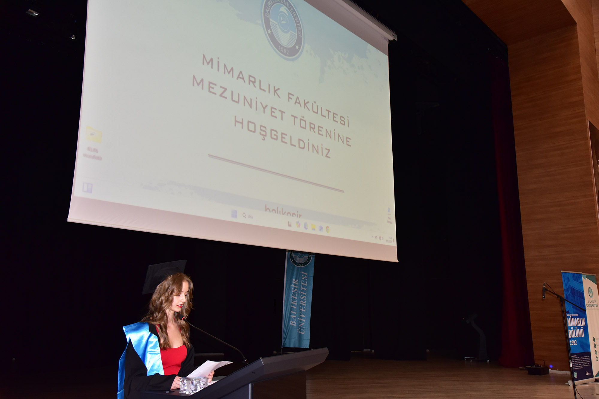 Hayalleri Çizen Eller Artık Mimar: Mimarlık Fakültesinden Mezuniyet Sevinci 3