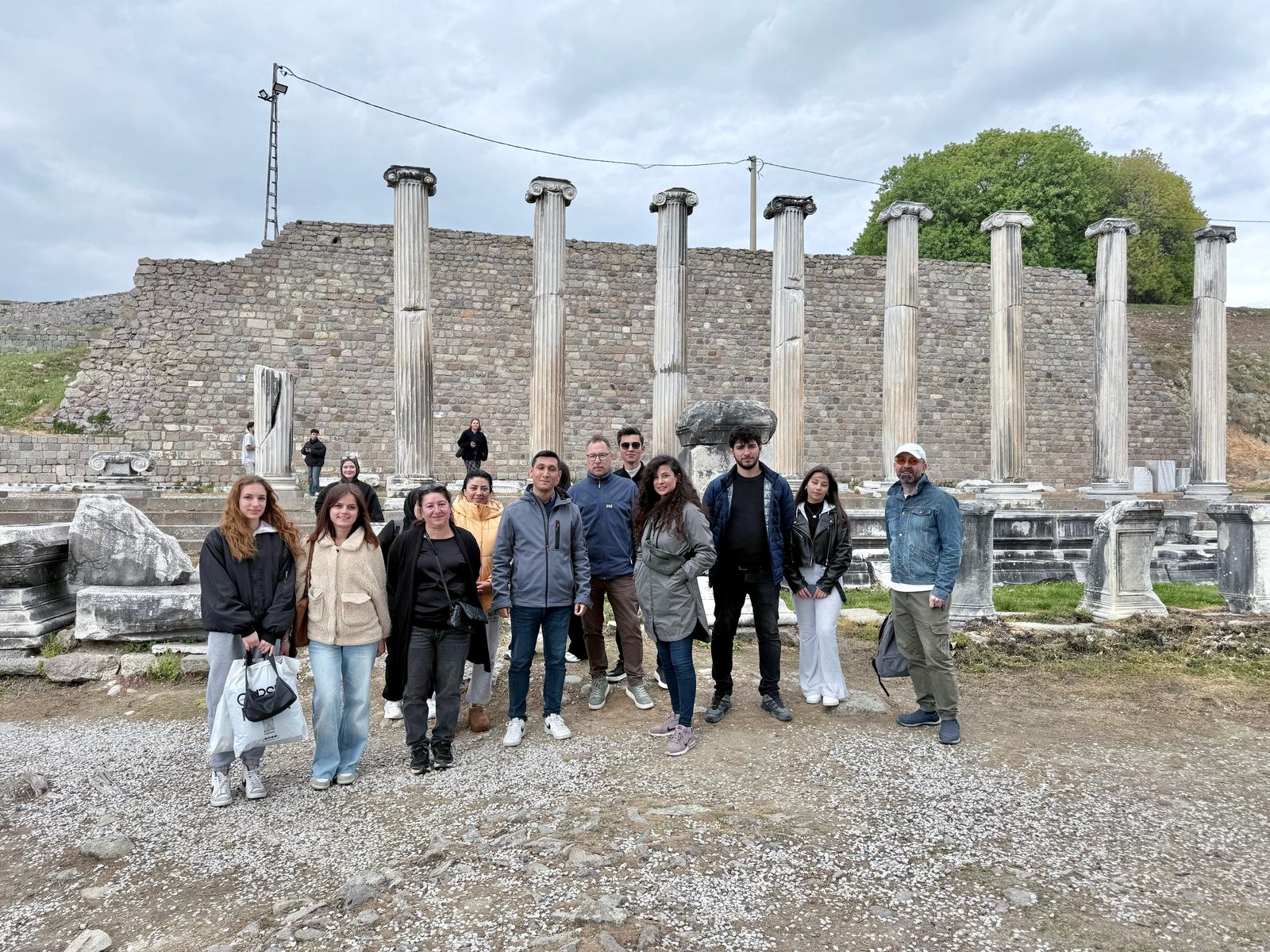 Ayvalık MYO Mimari Restorasyon Programı Kapsamında Pergamon Antik Kentine Teknik Gezi Gerçekleştirildi