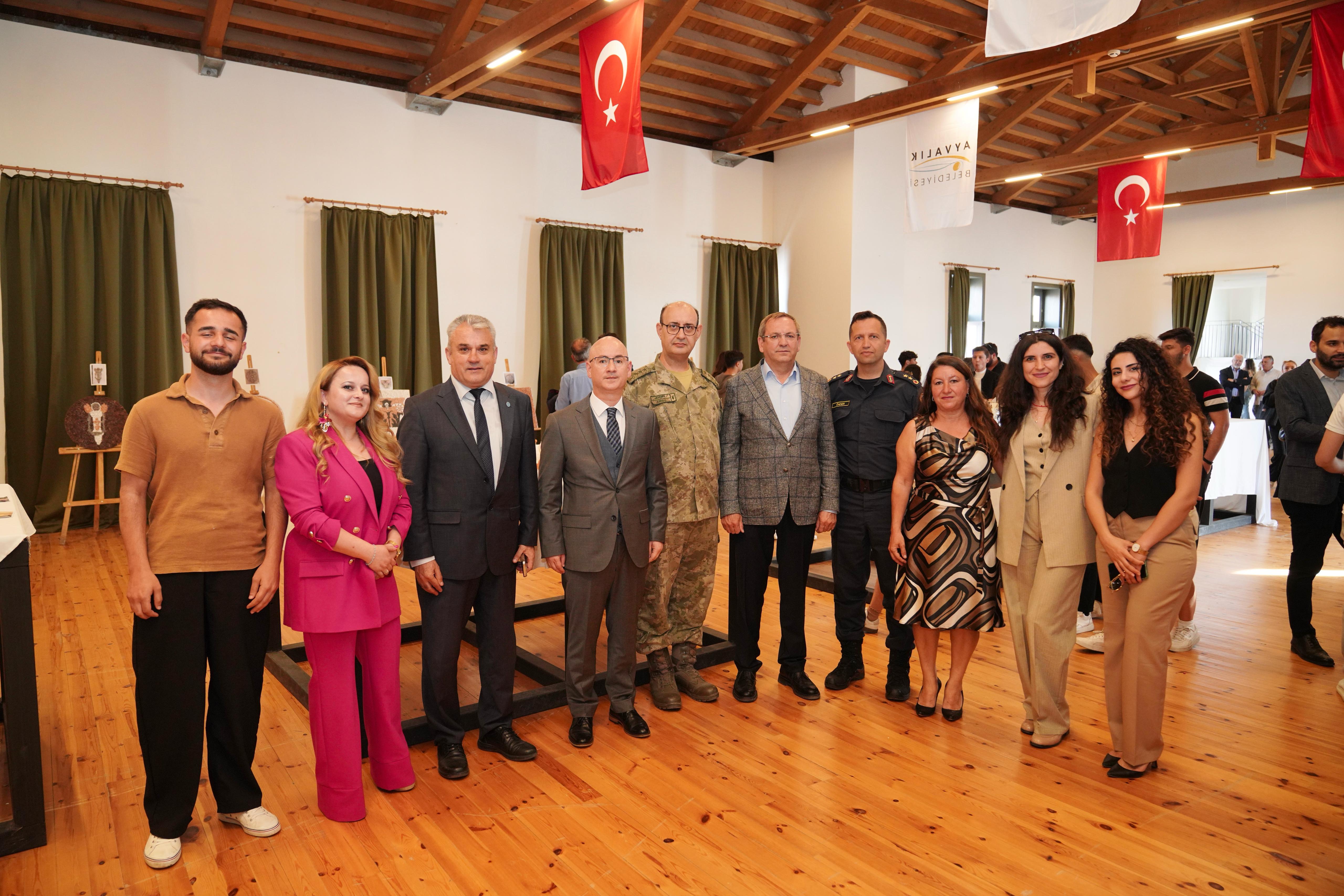 Yüksekokulumuz Mimarlık ve Şehir Planlama Bölümü 2. Sınıf öğrencilerinden Hasat Zamanı - Ayvalık Karma Resim Sergisi