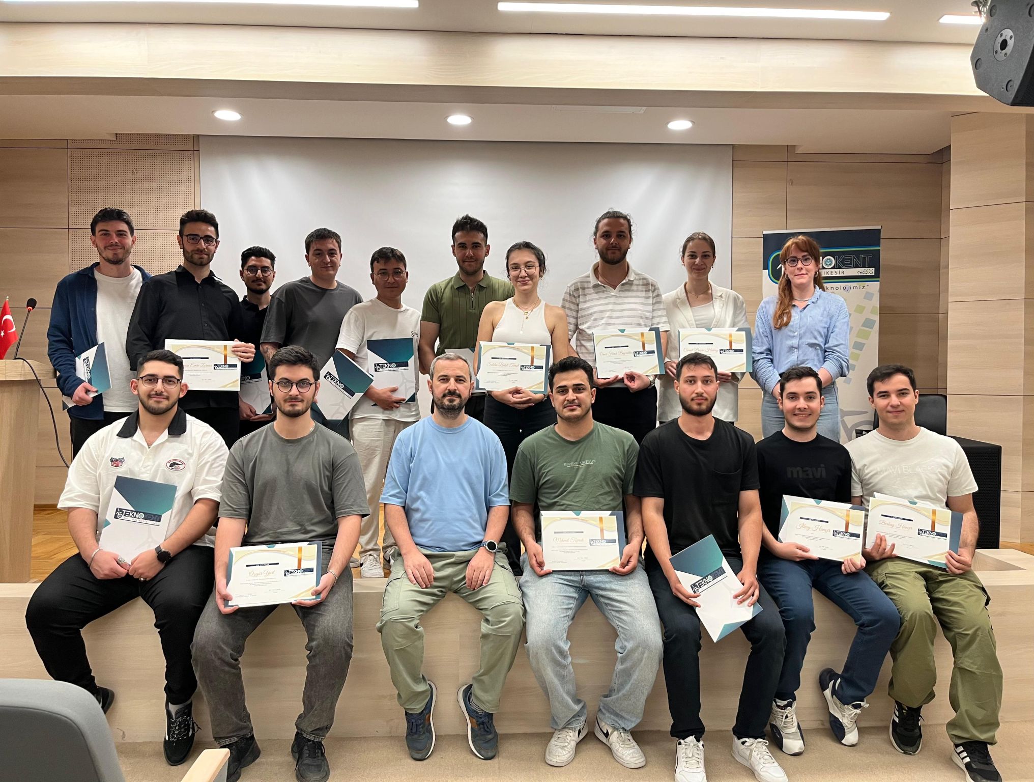 Balıkesir Teknokent Ön Kuluçka Biriminden Mezun Olan Öğrencilerimizi Tebrik Ediyoruz