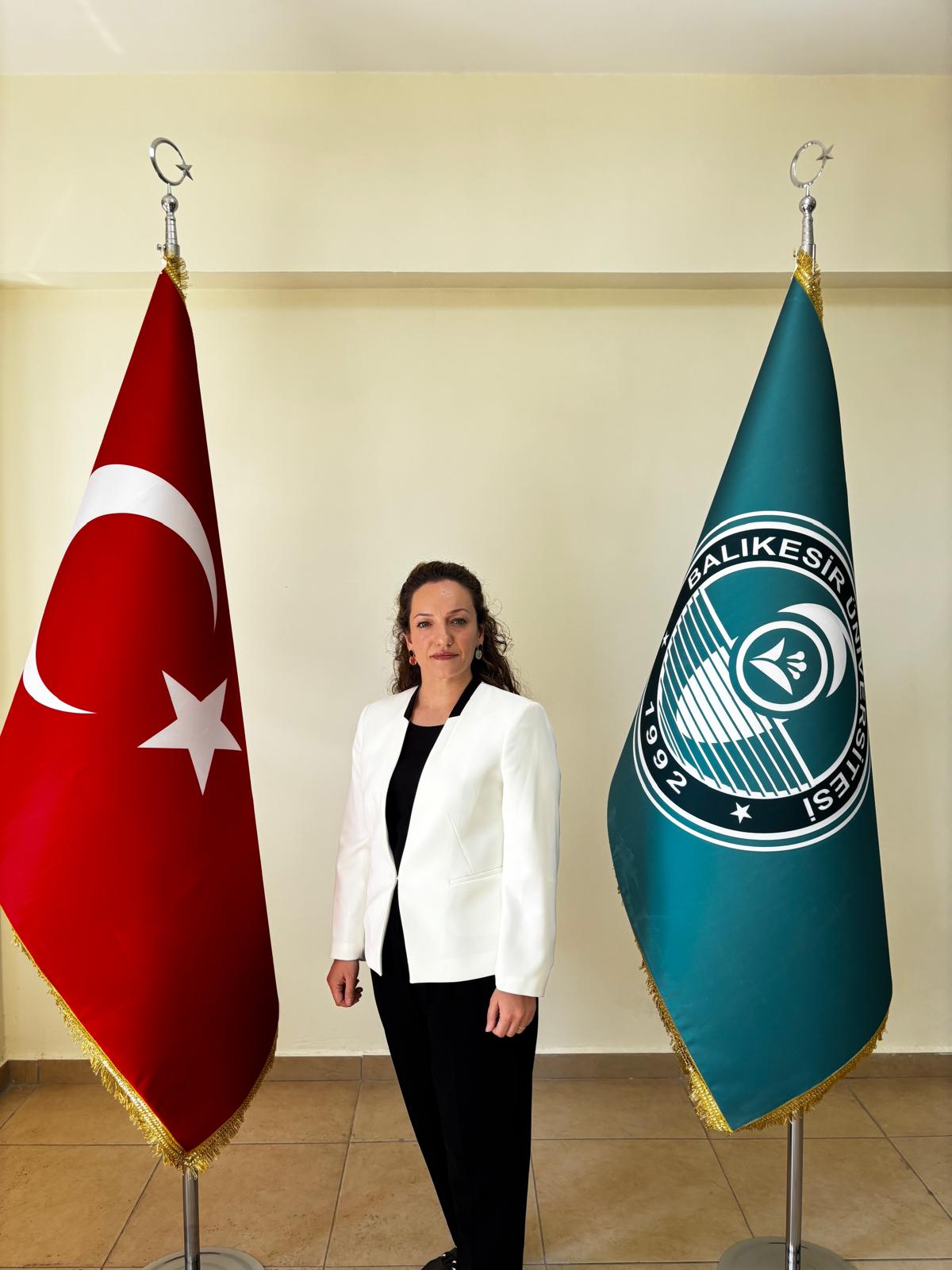 Müge ÖZAYDIN
