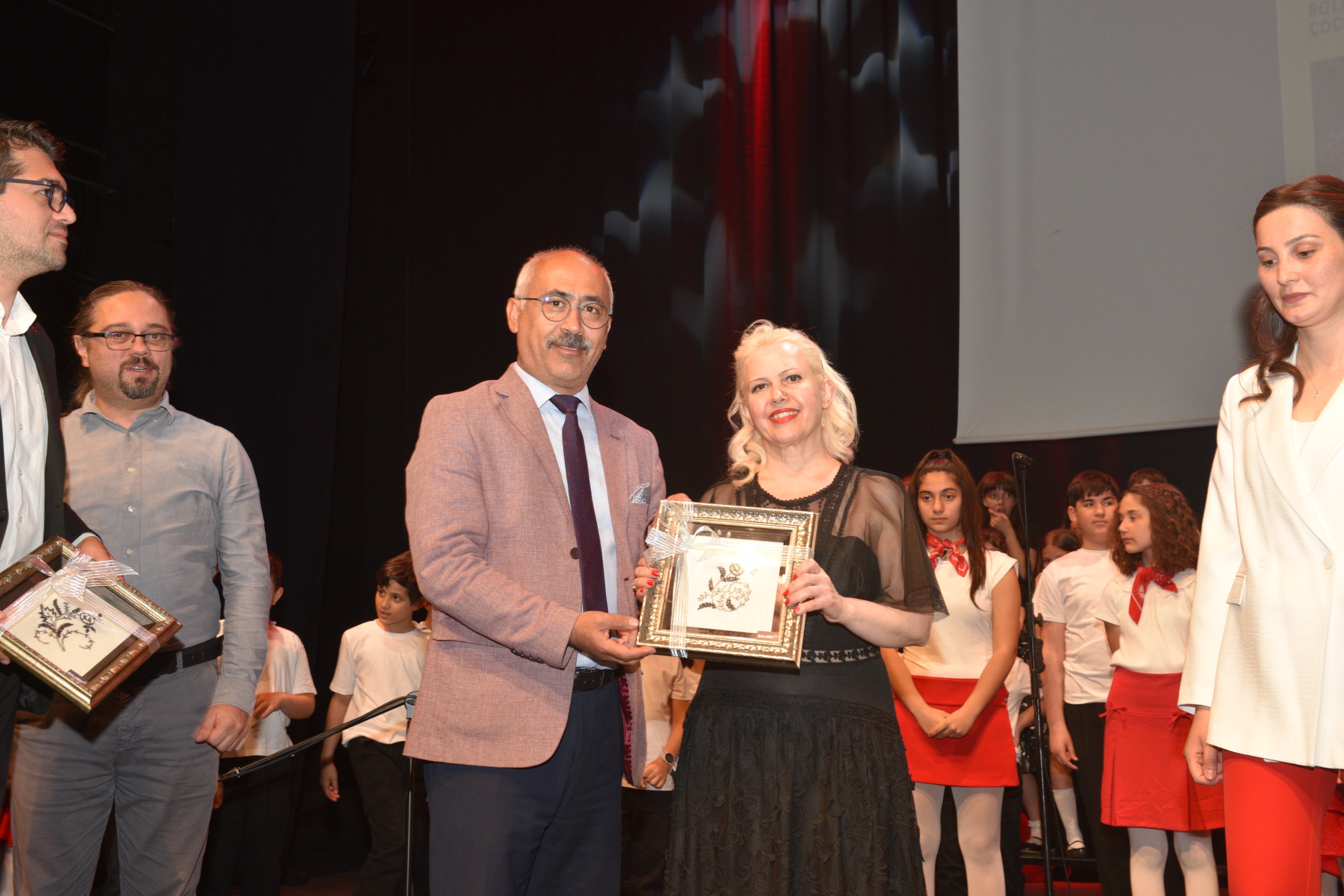 Balıkesir Üniversitesi Çocuk Korosundan Sanat ve Başarı Dolu Bir Yıl 8