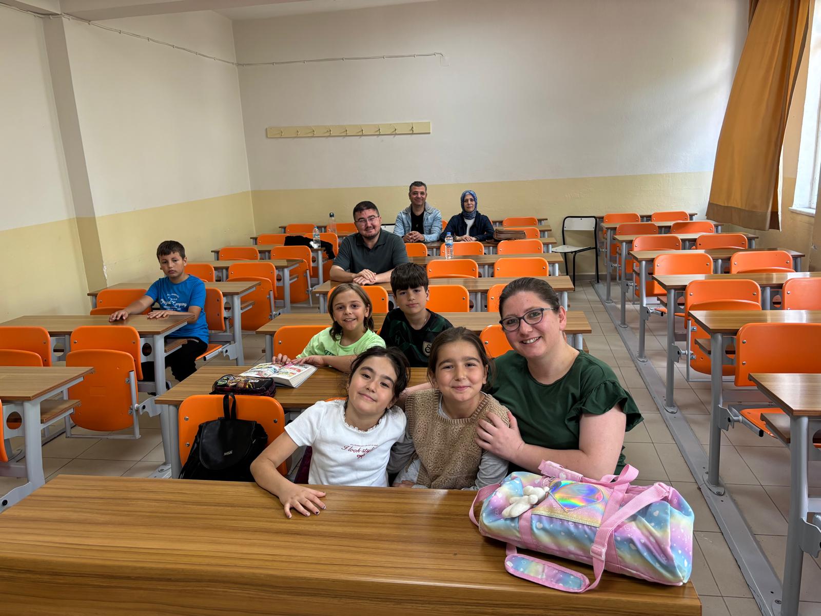 Minik Adımlarla Büyük Başarı: İngilizce Konuşma Kursları Tamamlandı 2