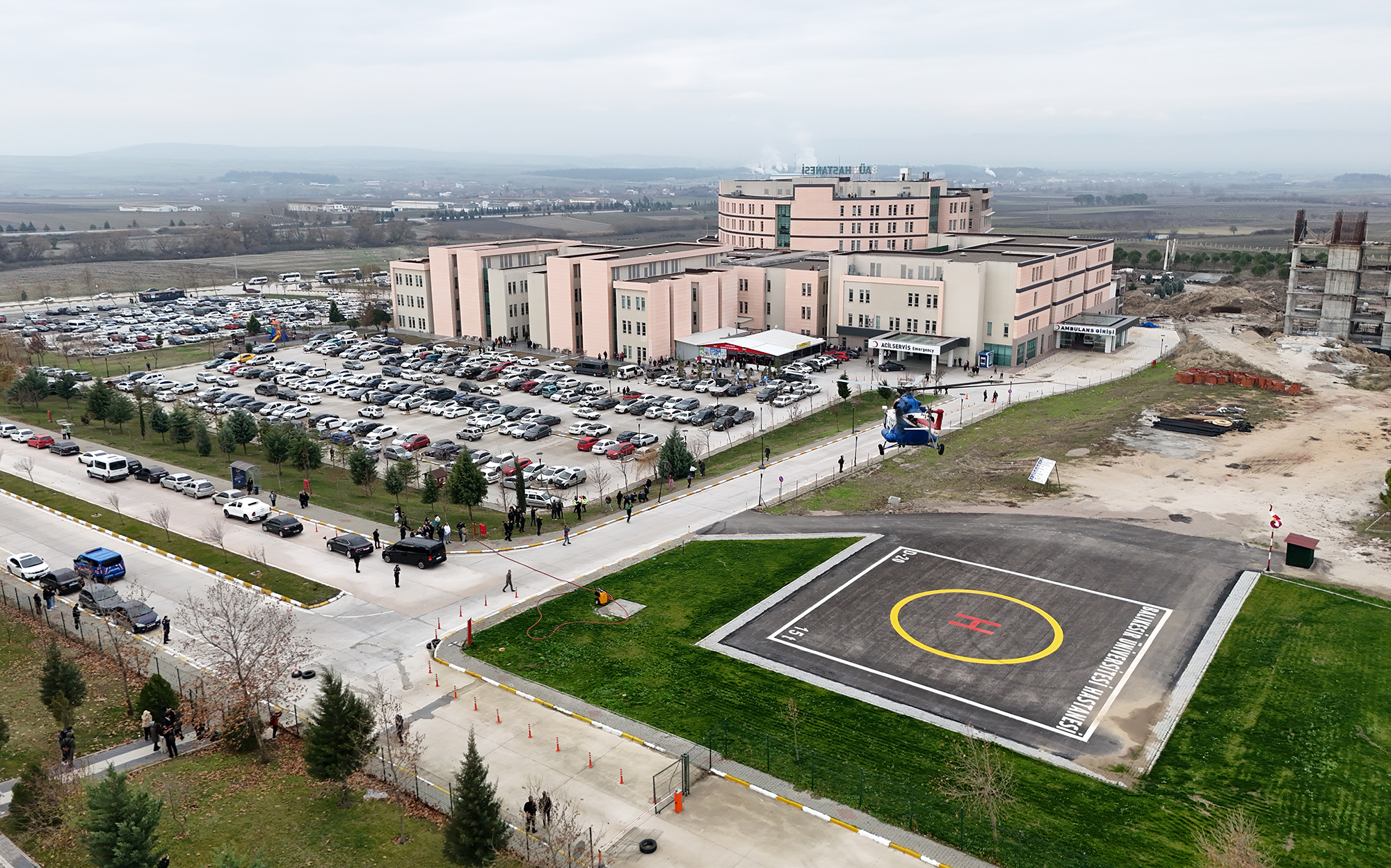BAÜN Hastanesinden Sağlıkta Büyük Adım: Heliport Acil İniş Alanı Hizmete Girdi 7
