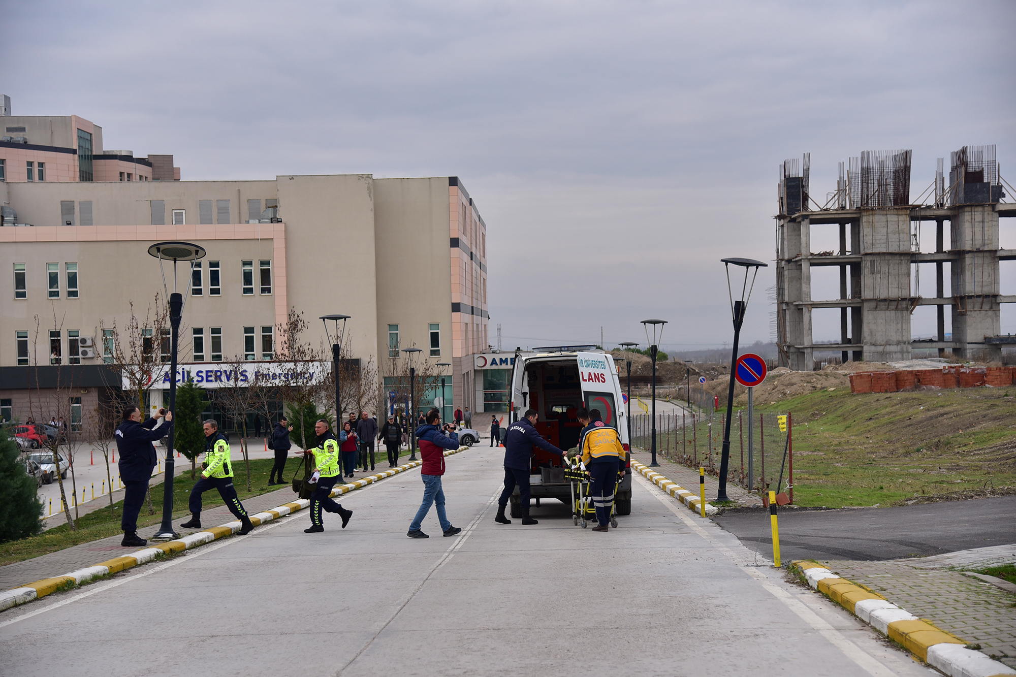 BAÜN Hastanesinden Sağlıkta Büyük Adım: Heliport Acil İniş Alanı Hizmete Girdi 10