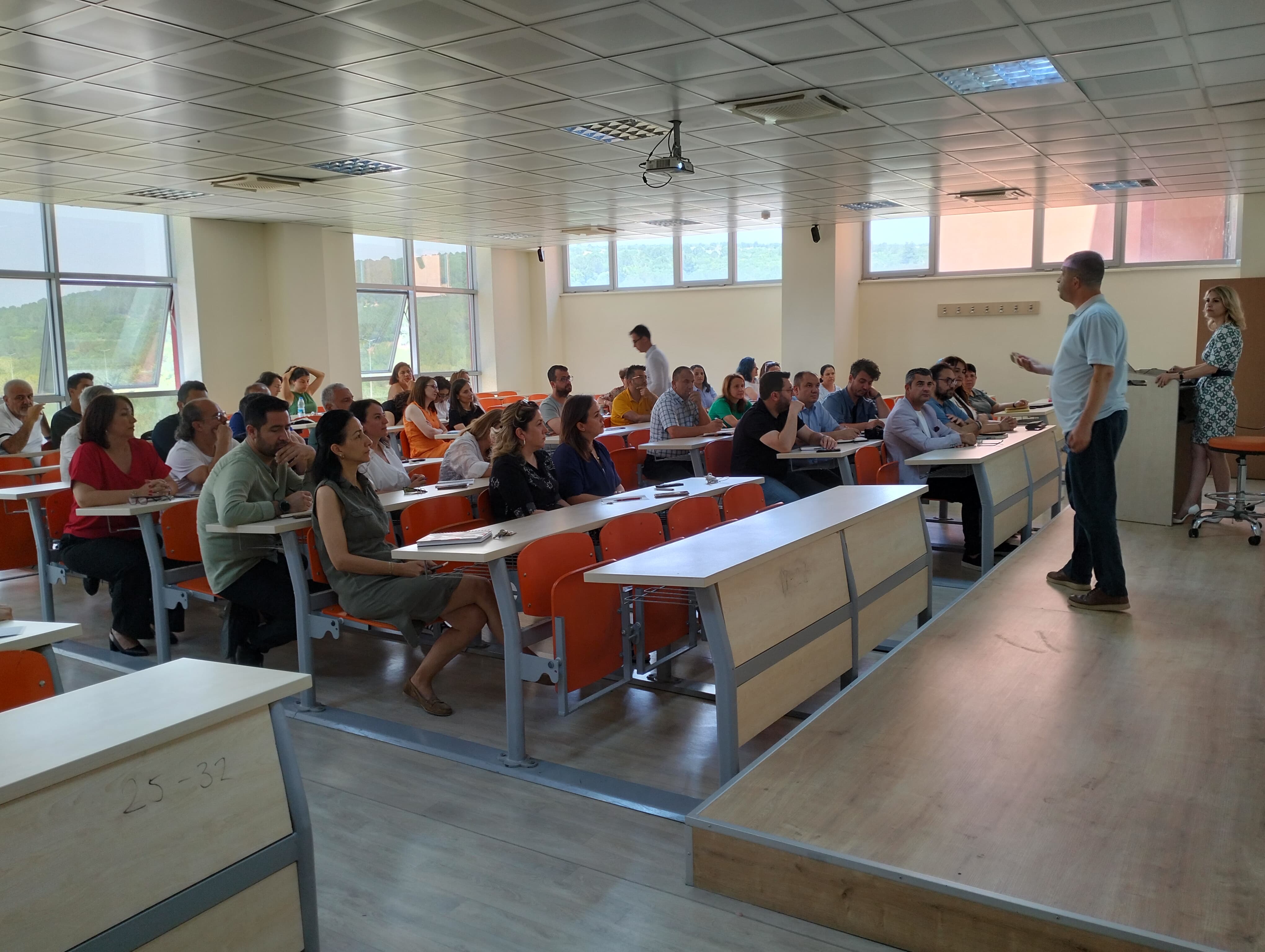 Kurumsal Akreditasyon Programı Sürecine Yönelik Rehberlik Eğitimi Fakültemizde Gerçekleştirildi 6