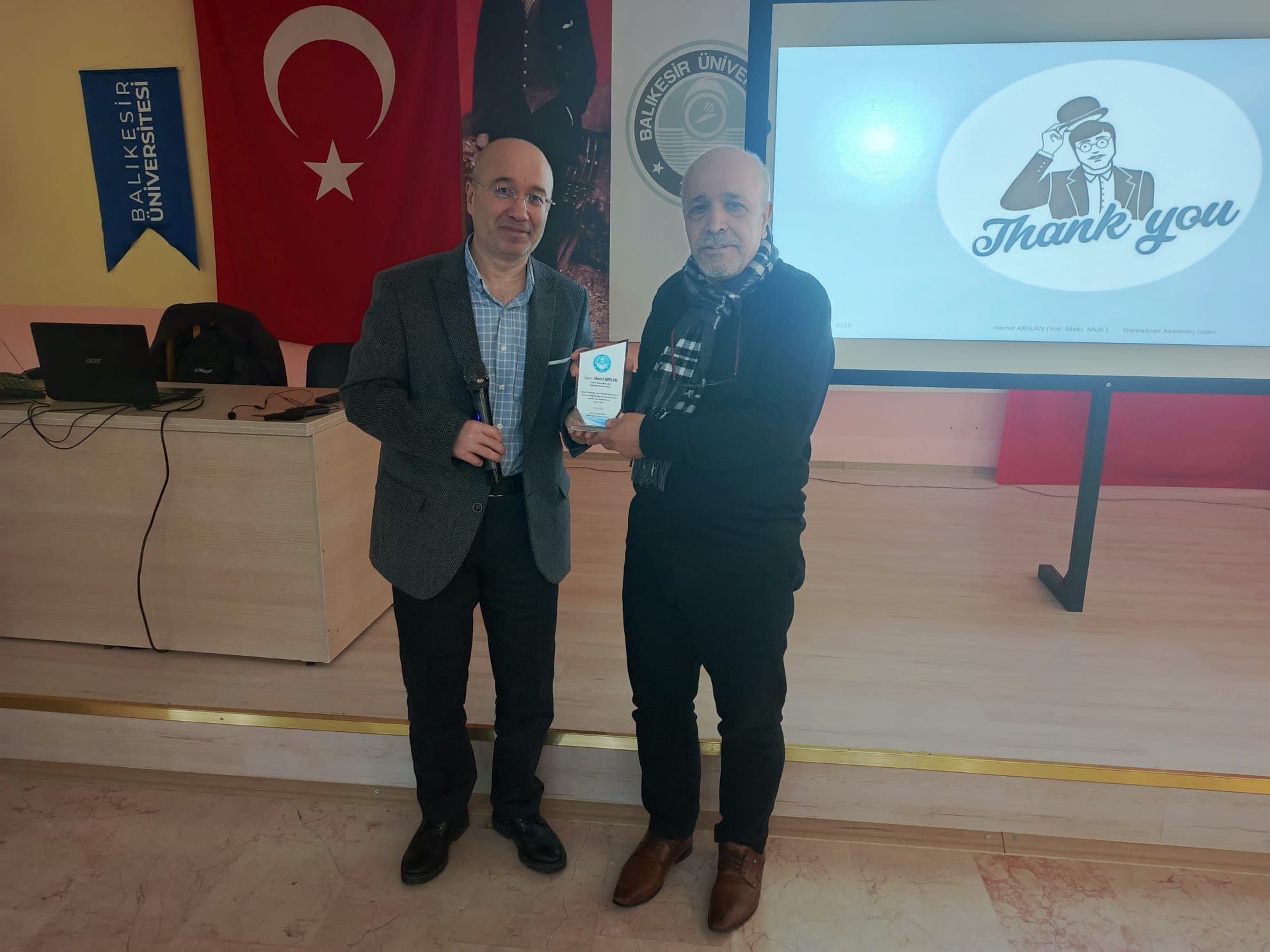 EDREMİT MESLEK YÜKSEKOKULUNDA KARİYER VE KİŞİSEL GELİŞİM SEMİNERİ
