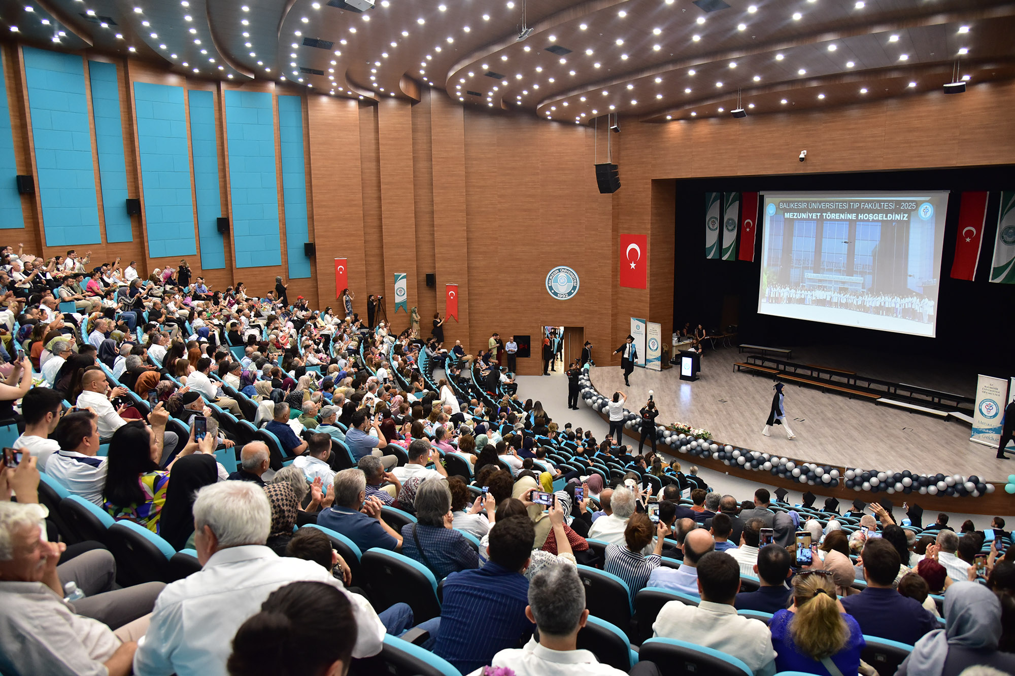 BAÜN’lü Genç Hekimler Mesleğe Uğurlandı: Tıp Fakültesinde Mezuniyet Gururu 3