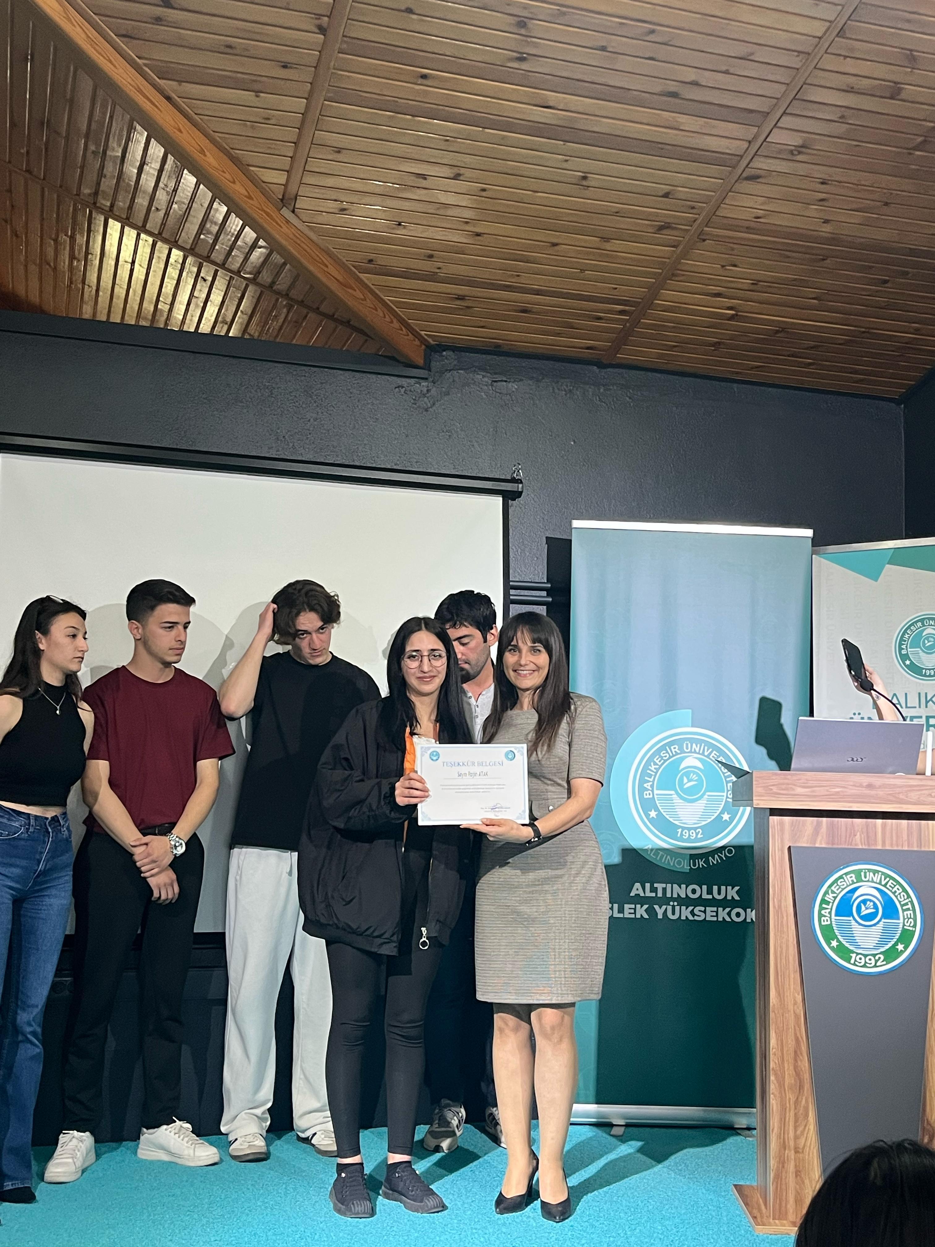 Kimya Teknolojisi Programı Öğrencileri Proje Dersi Kapsamında Sunumlarını Gerçekleştirdi 4