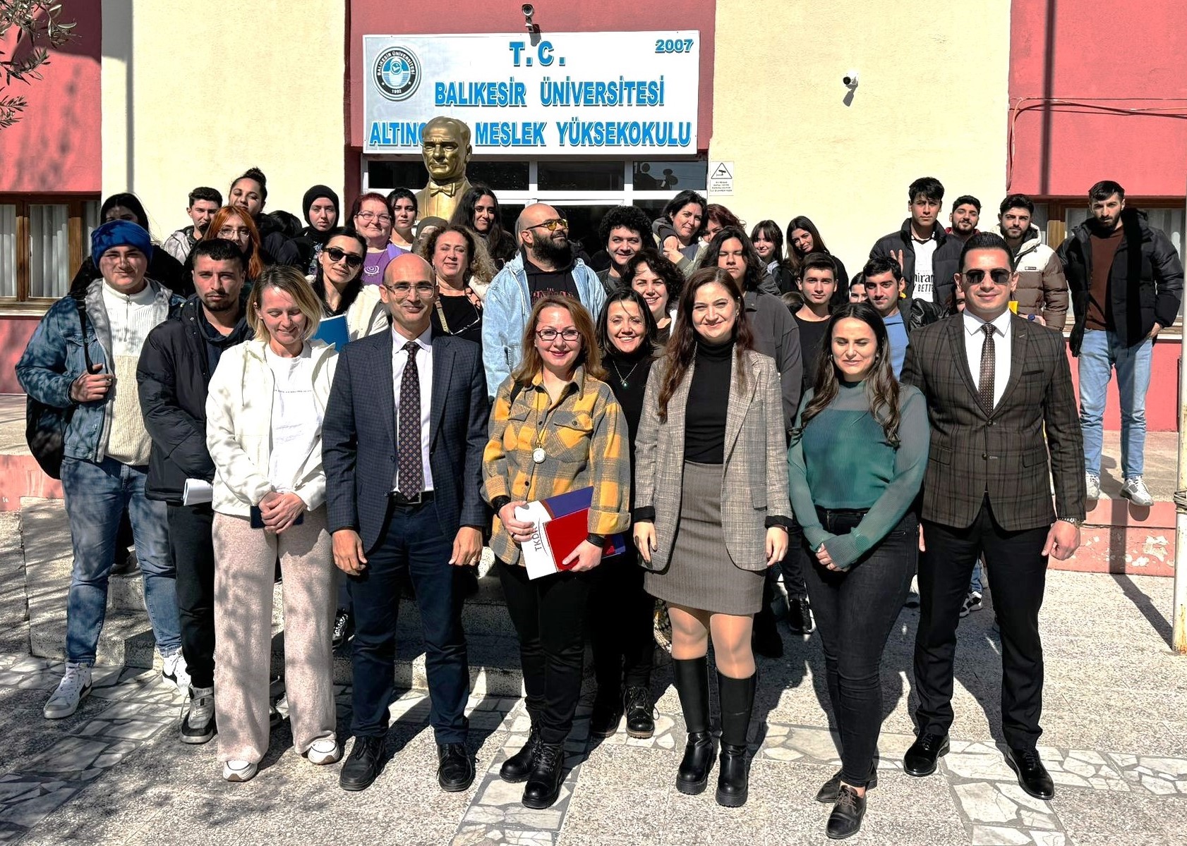 Tıbbi ve Aromatik Bitkiler Programı Öğrencilerimiz için TKDK Projeleri ile İlgili Sunum Gerçekleştirildi
