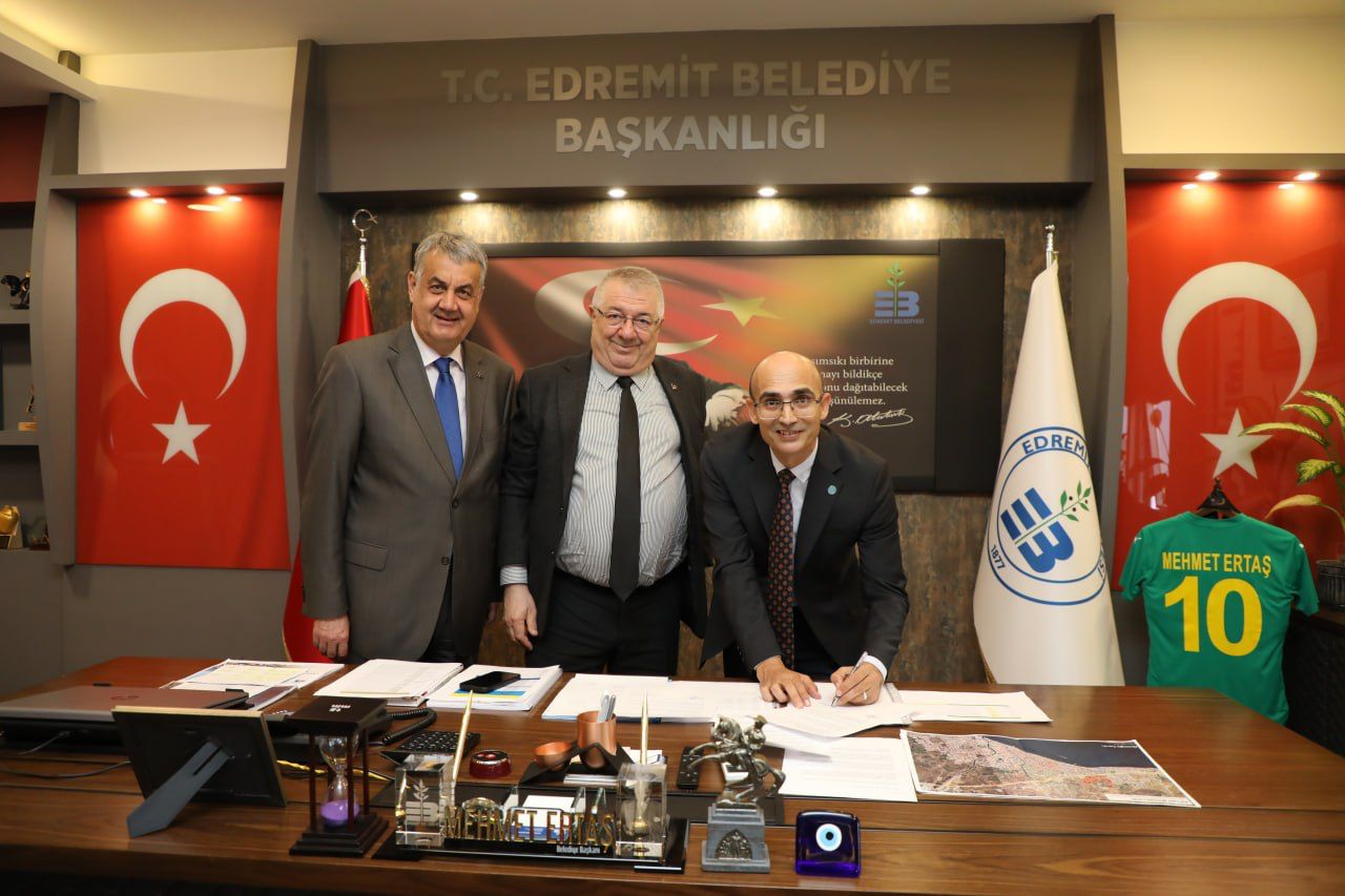 Altınoluk Meslek Yüksekokulu ve Edremit Belediyesi Arasında İş Birliği Protokolü İmzalandı