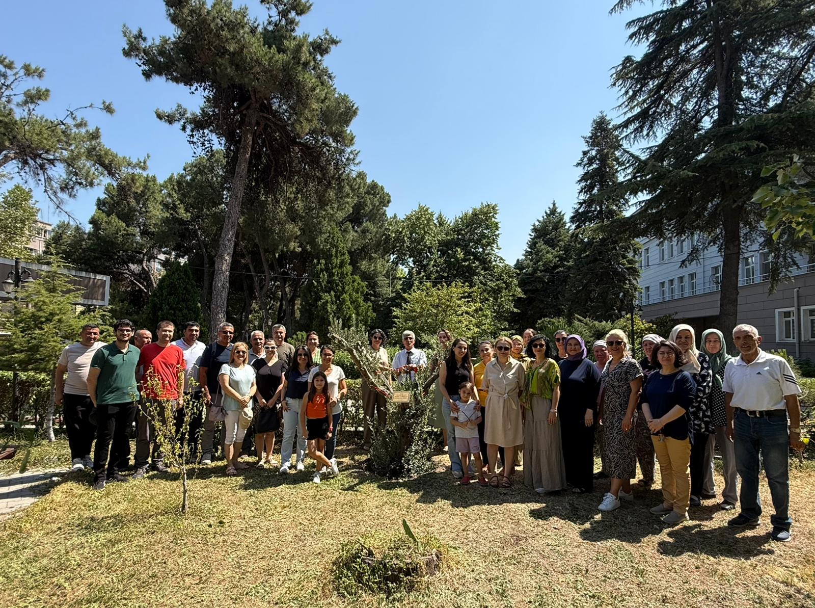 Fakültemiz Bahçesinde Zeytin Ağacı Dikimi Etkinliği