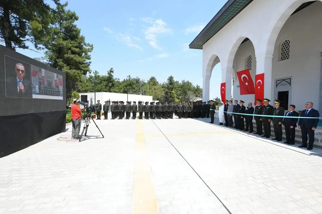 Üniversitemiz Rektörü Prof Dr Yücel Oğurlu Balıkesir'de Balıkesir Kara Astsubay Meslek Yüksek Okulu Camii Açılışına Katıldı 4