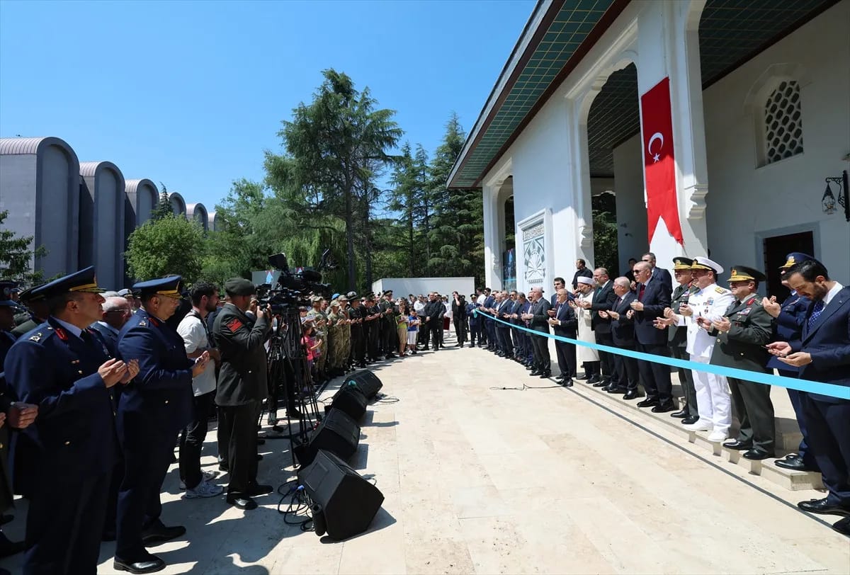 Üniversitemiz Rektörü Prof Dr Yücel Oğurlu Balıkesir'de Balıkesir Kara Astsubay Meslek Yüksek Okulu Camii Açılışına Katıldı 3