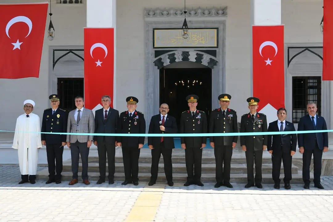 Üniversitemiz Rektörü Prof Dr Yücel Oğurlu Balıkesir'de Balıkesir Kara Astsubay Meslek Yüksek Okulu Camii Açılışına Katıldı 5