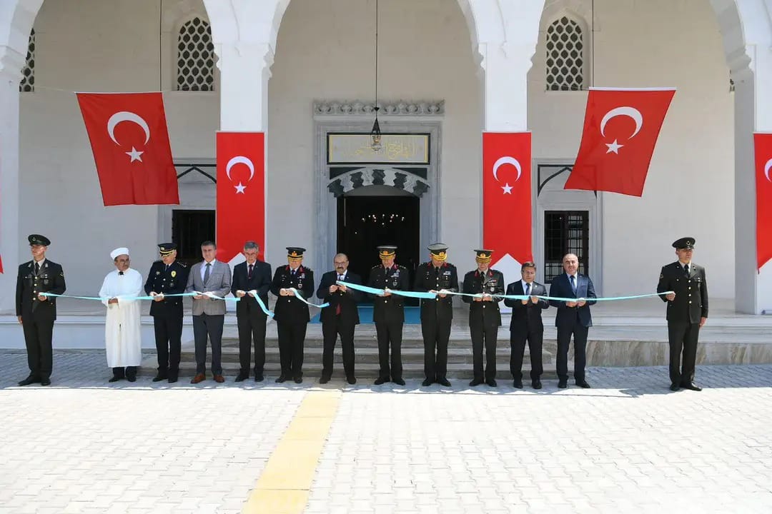 Üniversitemiz Rektörü Prof Dr Yücel Oğurlu Balıkesir'de Balıkesir Kara Astsubay Meslek Yüksek Okulu Camii Açılışına Katıldı 6
