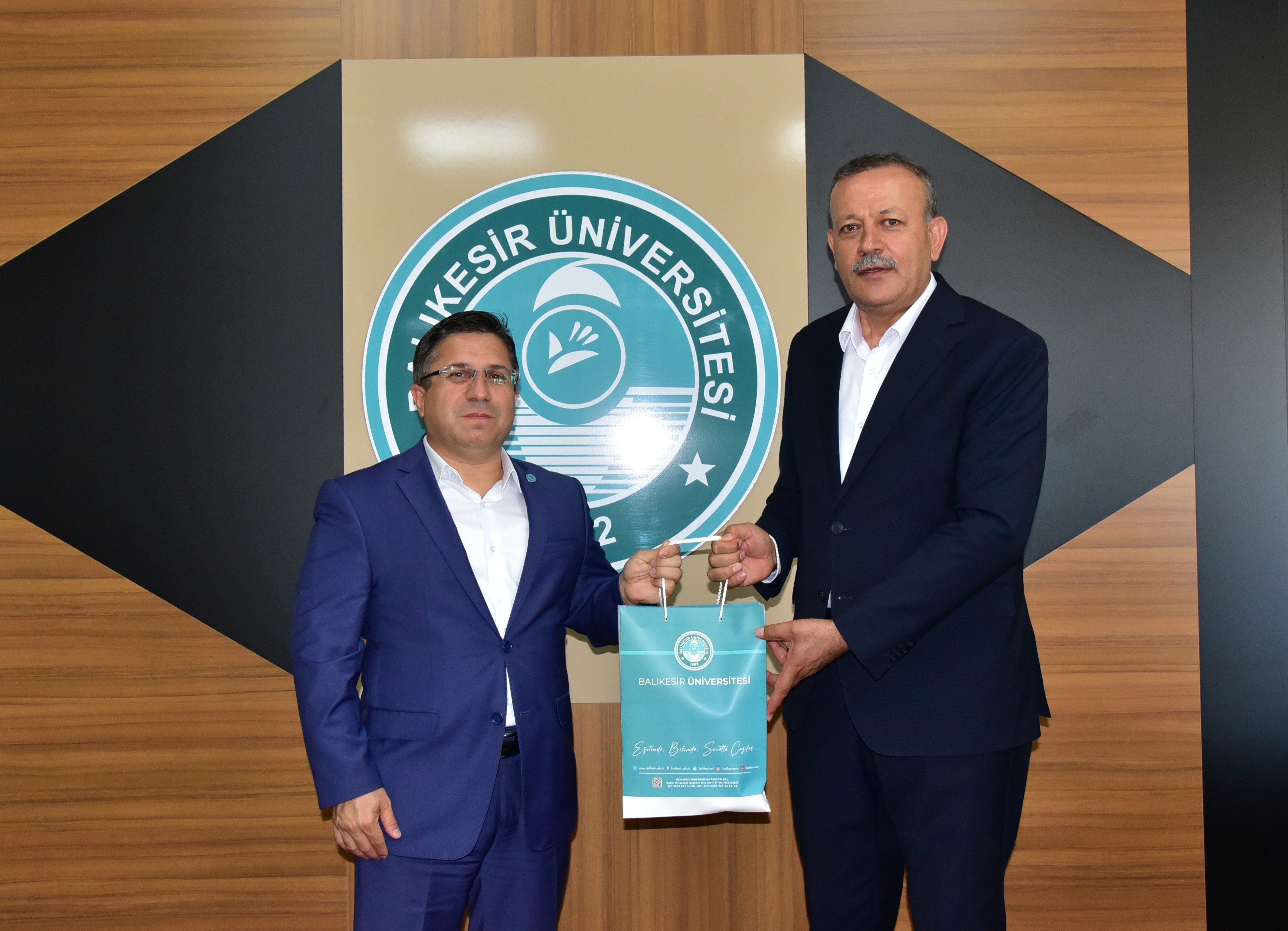 NEF Mezunlarından BEÜ Rektörü Prof. Dr. Necmettin Elmastaş’tan BAÜN Rektörü Prof. Dr. Yücel Oğurlu’ya Ziyaret 2