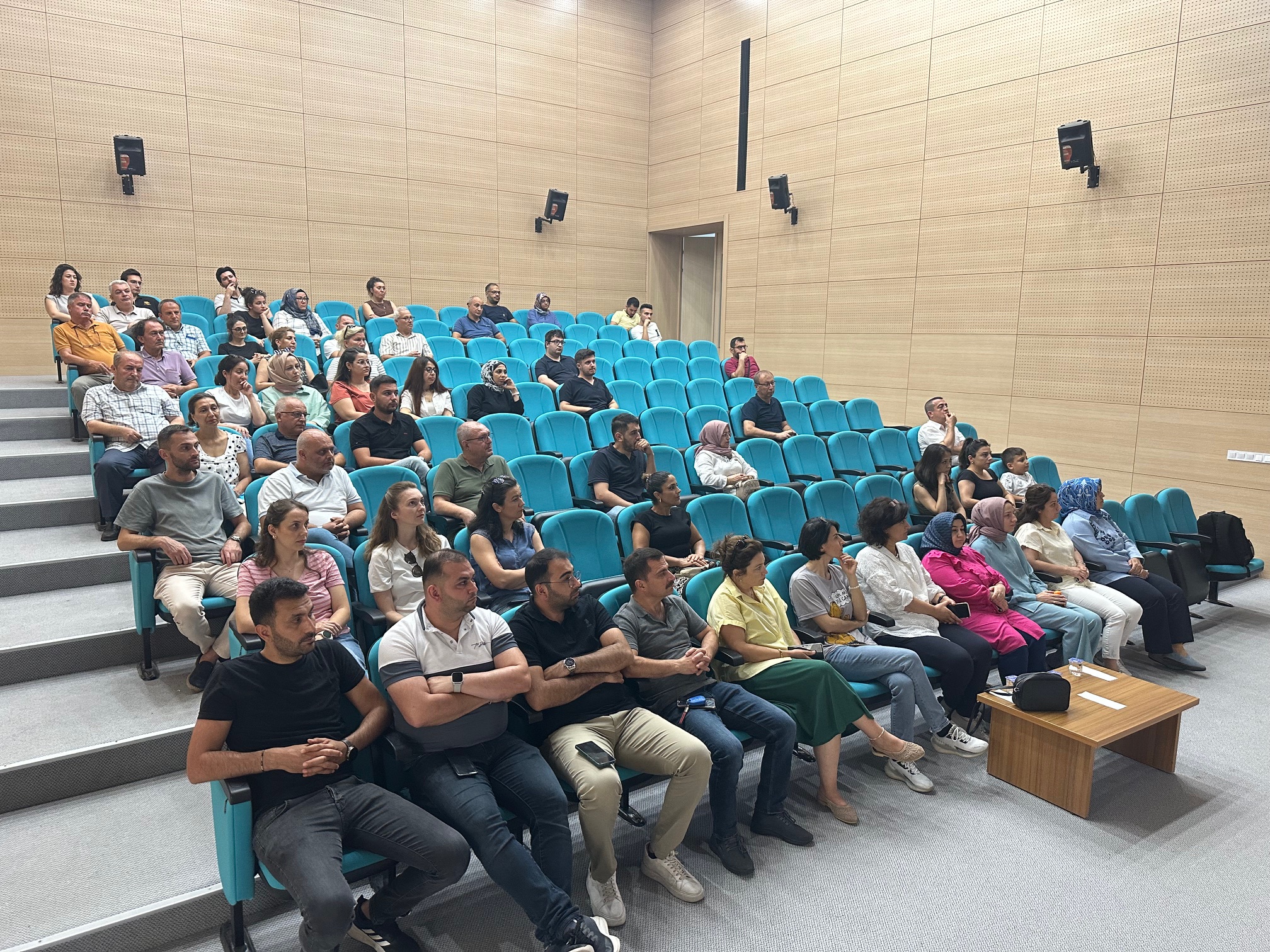 Üniversitemiz İdari Personeline Yapay Zeka Bilgilendirme Eğitimi Verildi 4