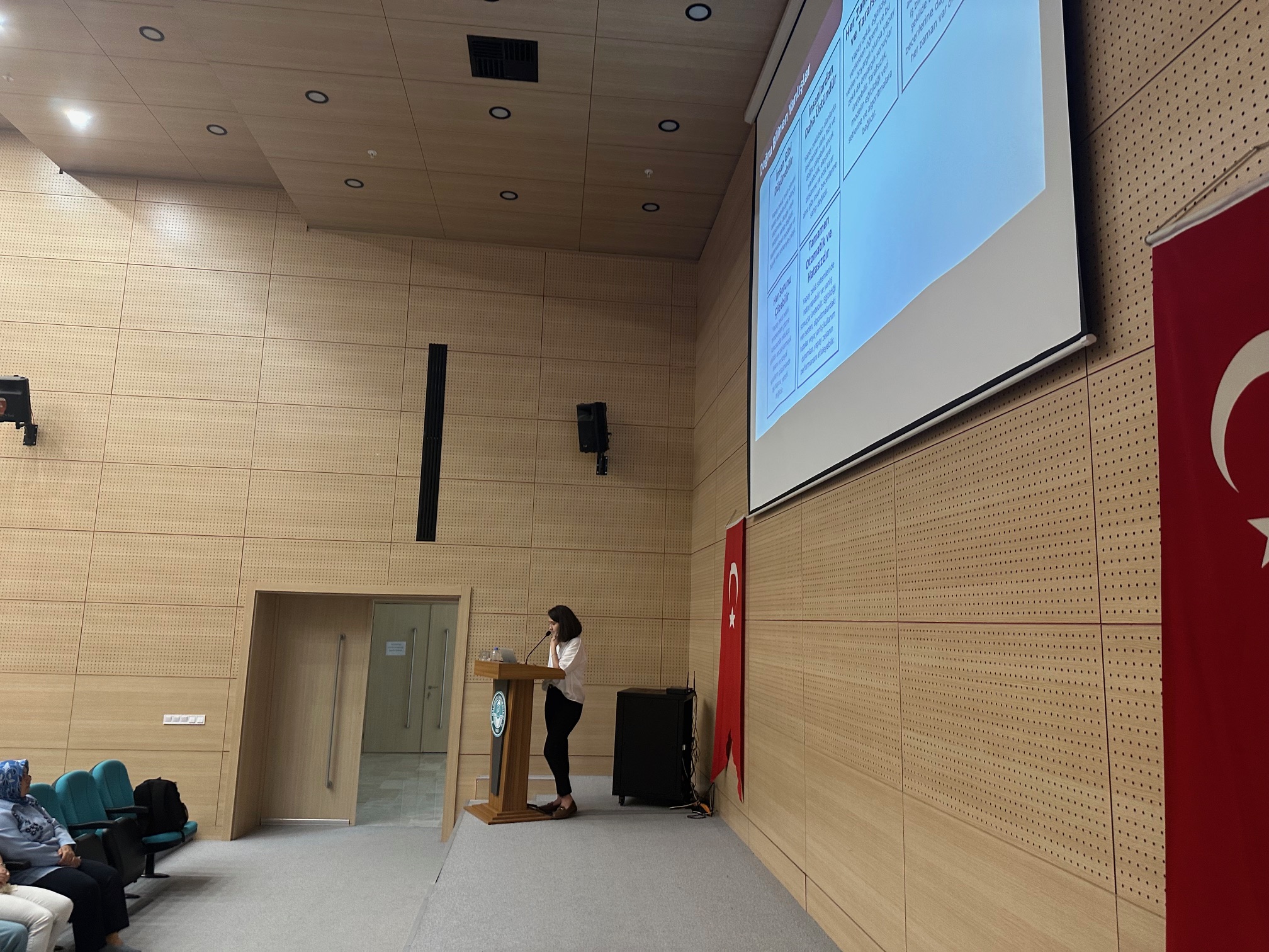 Üniversitemiz İdari Personeline Yapay Zeka Bilgilendirme Eğitimi Verildi 5