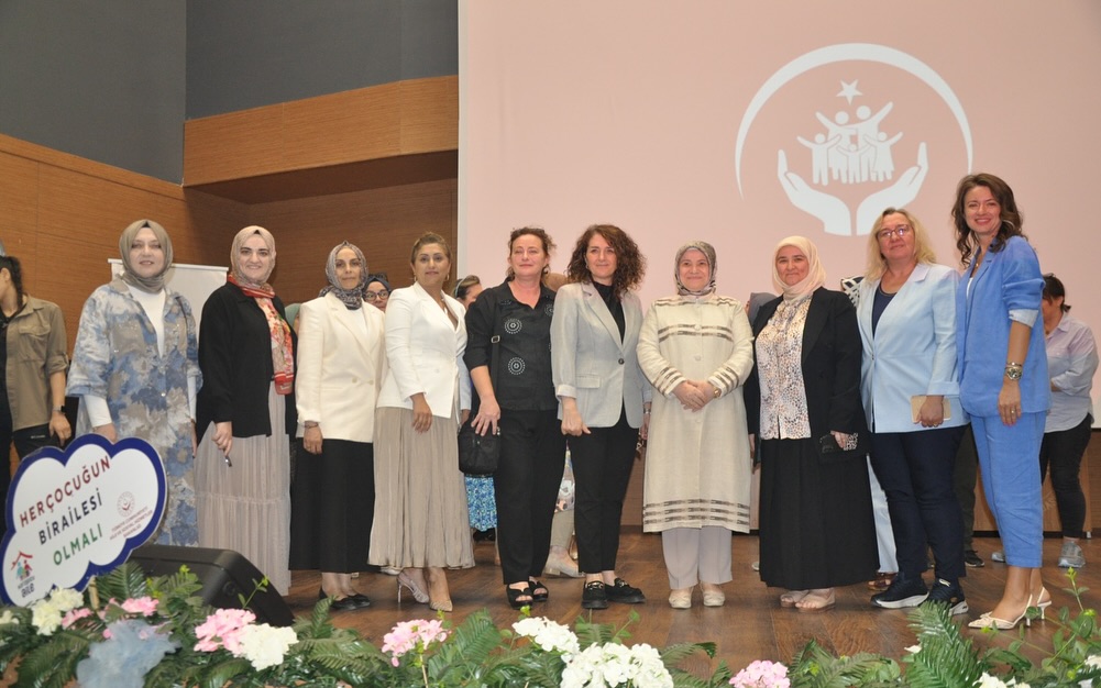 Merkez Müdürümüz Dr. Öğr. Üyesi Fatma Pelitoğlu, "Gönül Elçileri ile Koruyucu Aile Farkındalık Toplantısı"na Katıldı 2