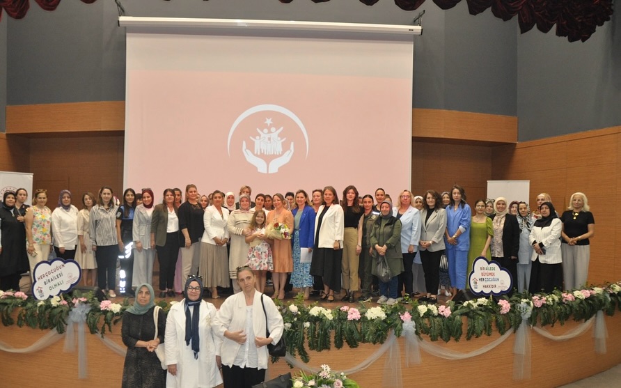 Merkez Müdürümüz Dr. Öğr. Üyesi Fatma Pelitoğlu, "Gönül Elçileri ile Koruyucu Aile Farkındalık Toplantısı"na Katıldı