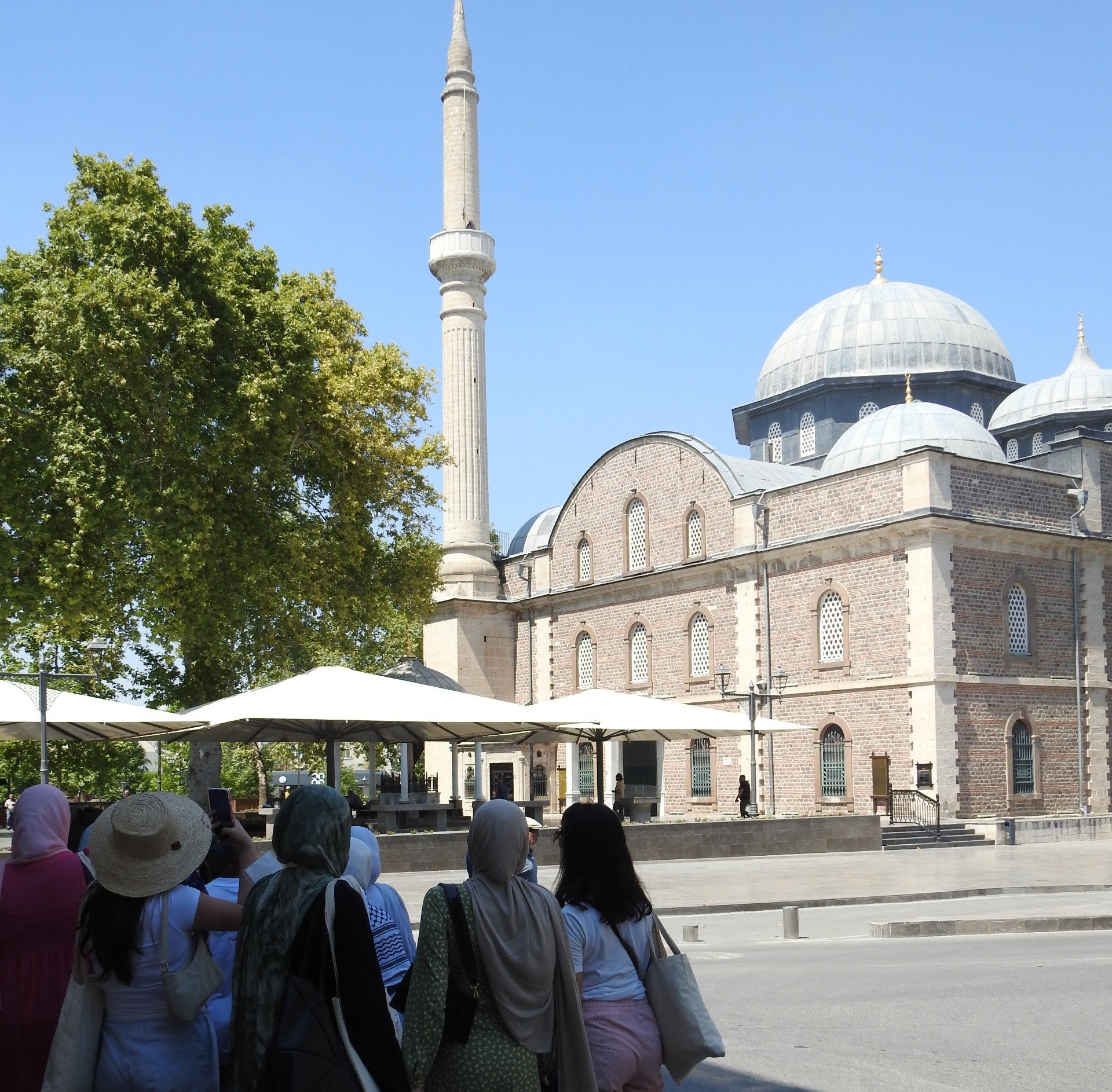 BAÜN’de Kültürlerarası Buluşma: Yunus Emre Enstitüsü Türkçe Yaz Okulu Tamamlandı 6