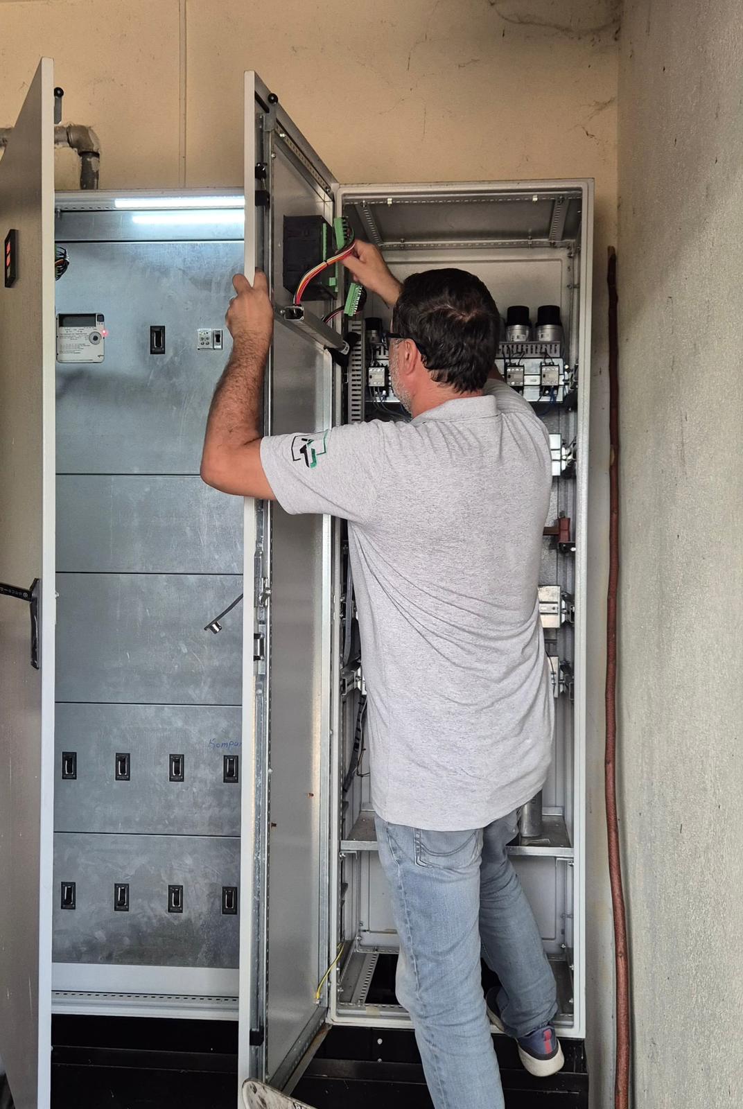 Yüksekokulumuz Elektrik Sistemi Güçlendirilerek Enerji Tasarrufu Konusunda Önemli Adımlar Atıldı.. 3