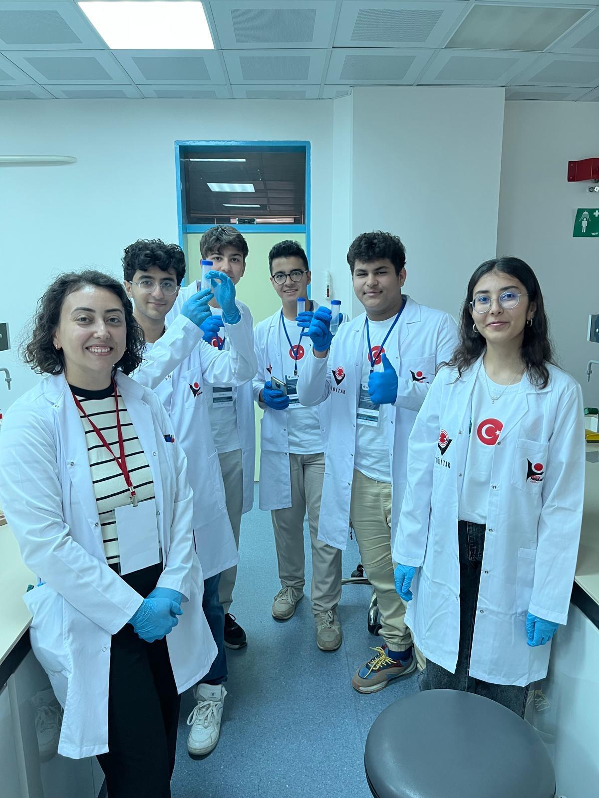 Depremzede öğrenciler, TÜBİTAK projesiyle Balıkesir'de nanoteknoloji ile tanıştı 1