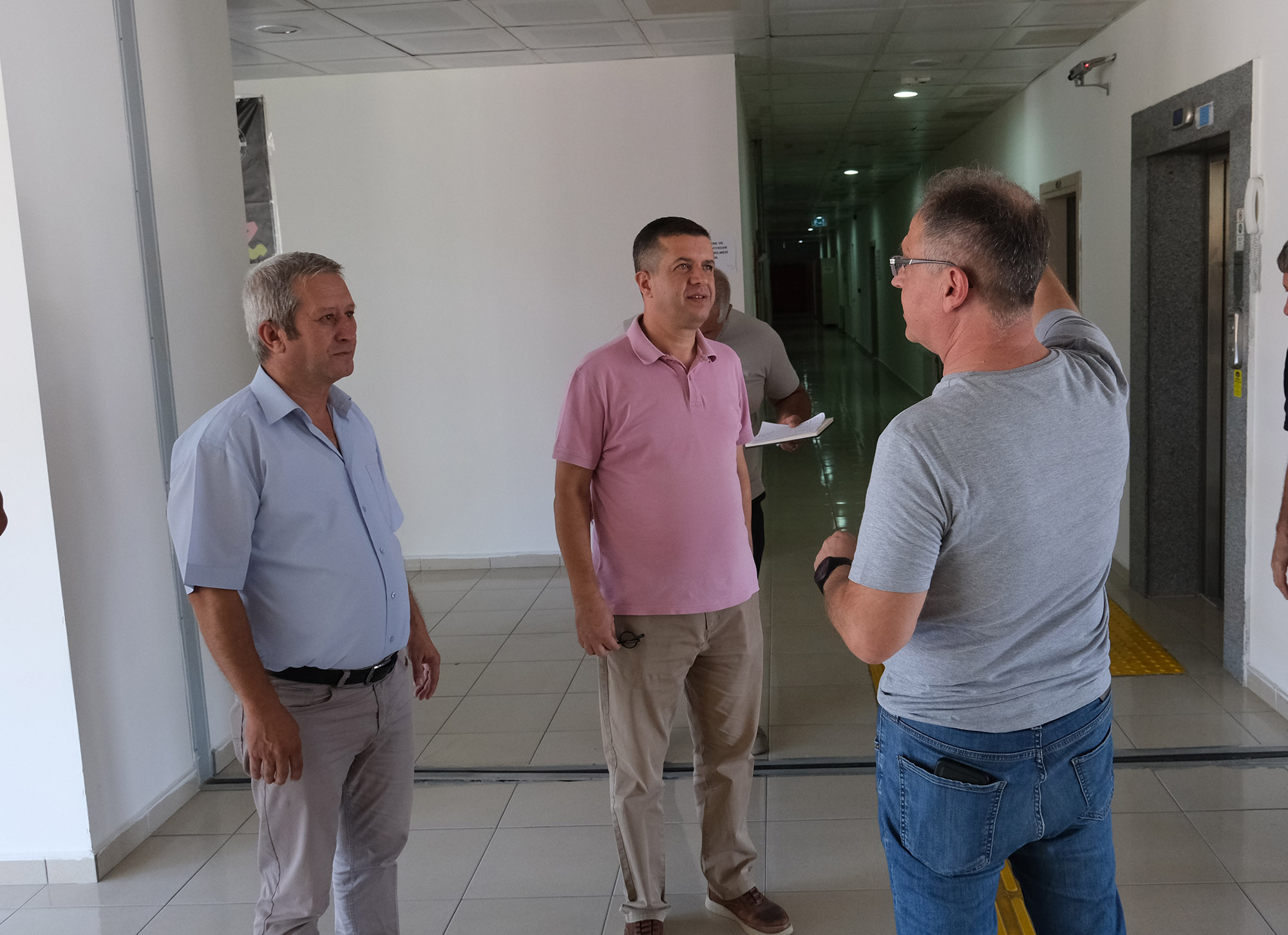 Rektör Oğurlu ve Üniversite Üst Yönetiminden Deprem Sonrasında İncelemeler 8
