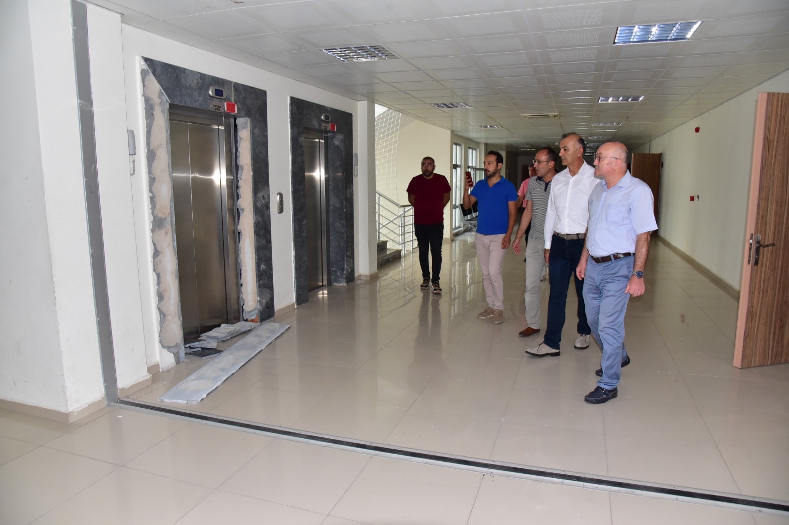 Rektör Oğurlu ve Üniversite Üst Yönetiminden Deprem Sonrasında İncelemeler 13