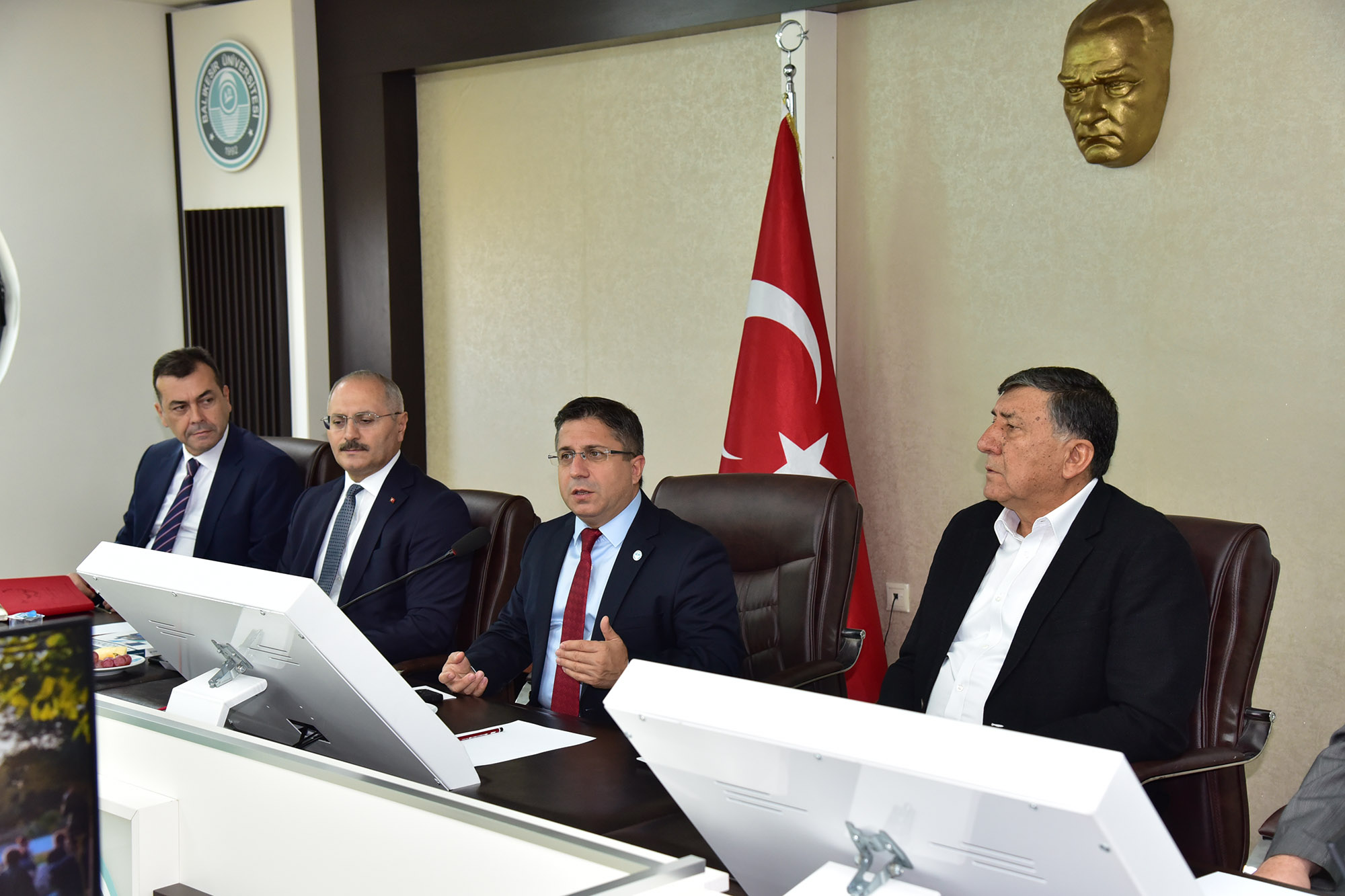 Üniversite ve Şehir Arasında Köprü: Balıkesir Üniversitesi Danışma Kurulu İlk Toplantısını Yaptı 4