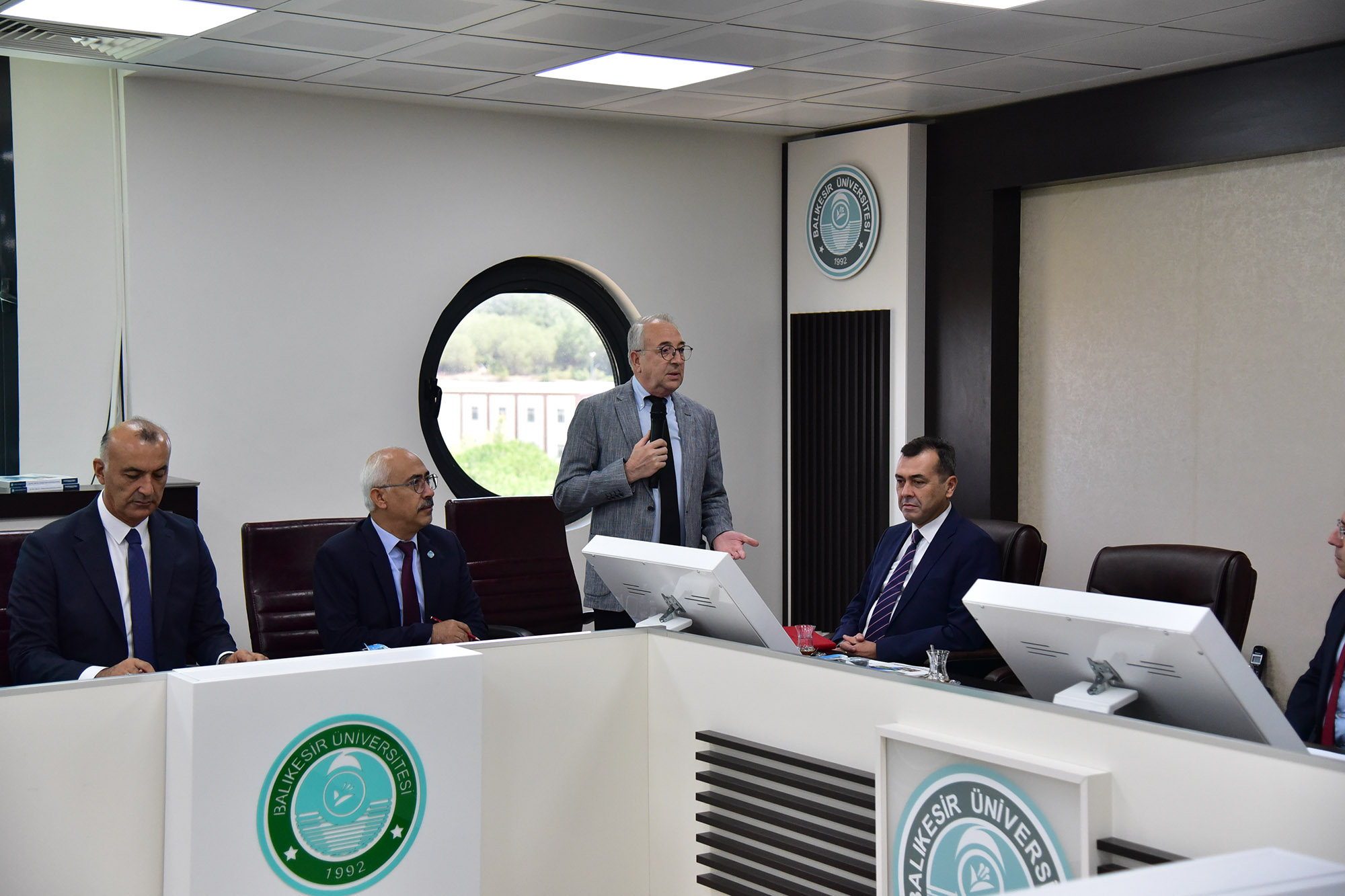 Üniversite ve Şehir Arasında Köprü: Balıkesir Üniversitesi Danışma Kurulu İlk Toplantısını Yaptı 13