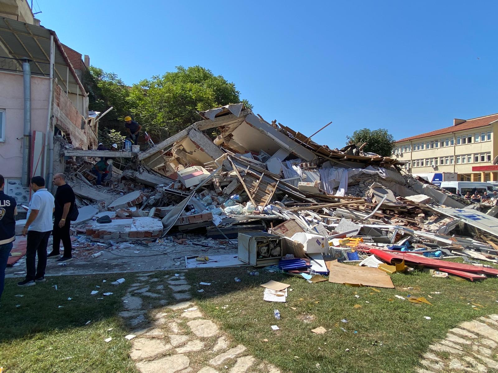 BAÜN Akademisyenleri ve Teknik Uzmanlarından Deprem Bölgesinde İncelemeler 5