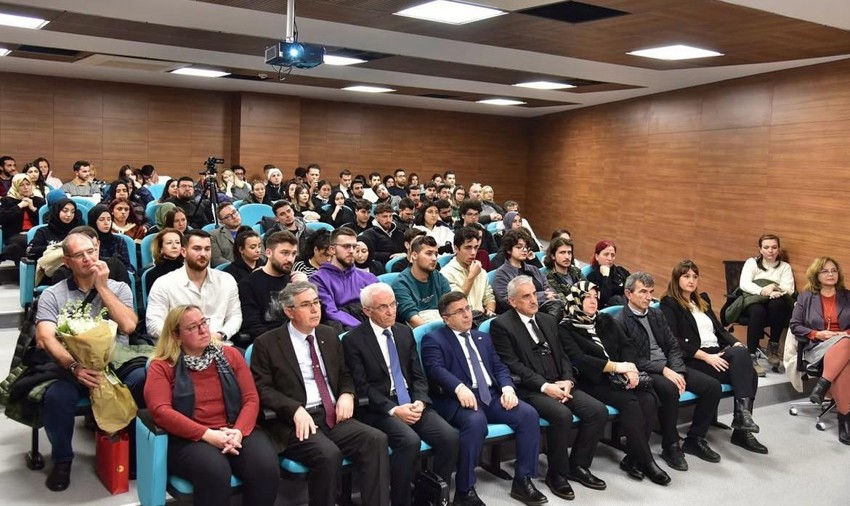 "OSMANLI PADİŞAH HAREMİ VE HAREMDE YAŞAM" KONFERANSI