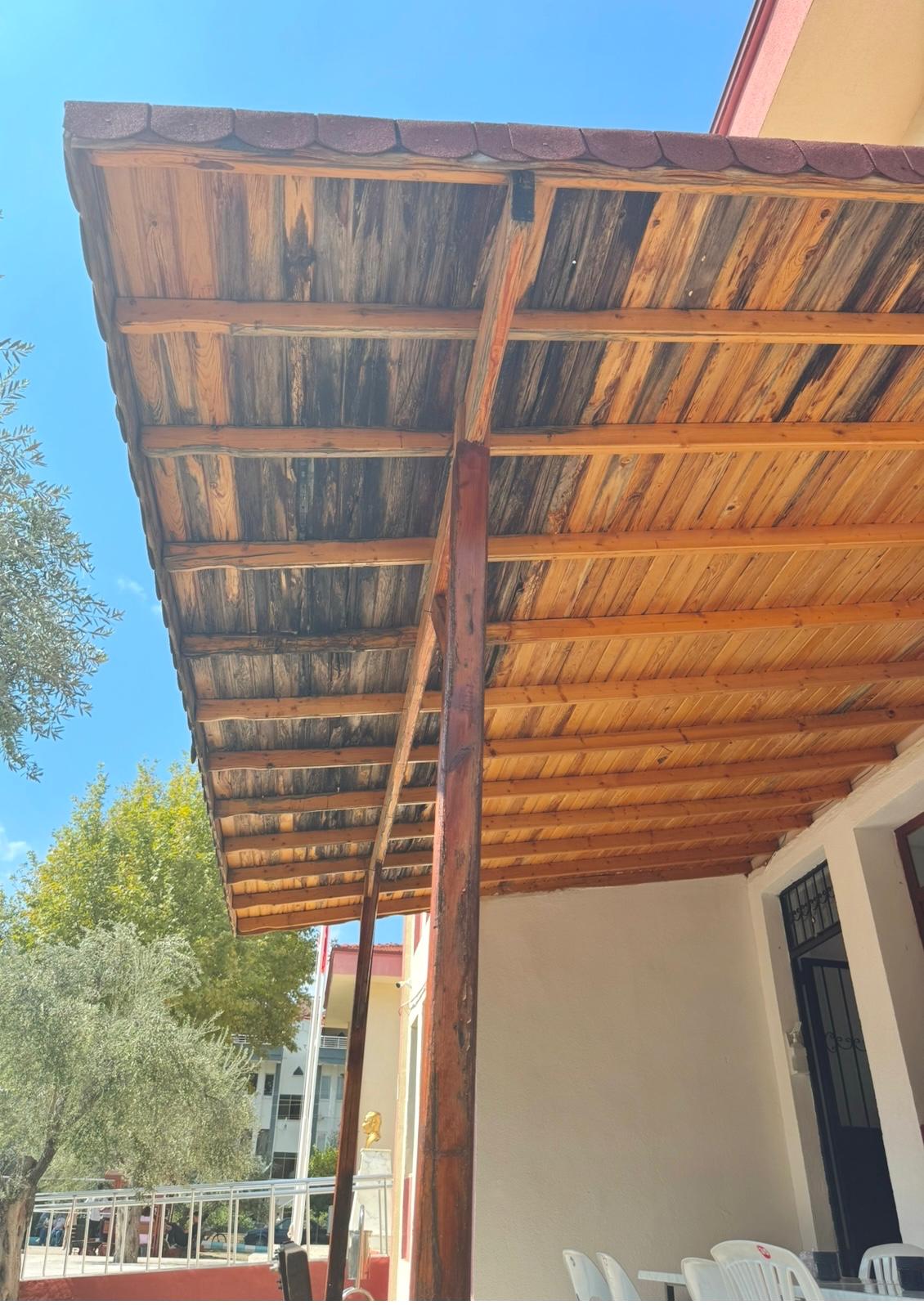 Yüksekokulumuz Kantin Pergolası Yenilendi. 1