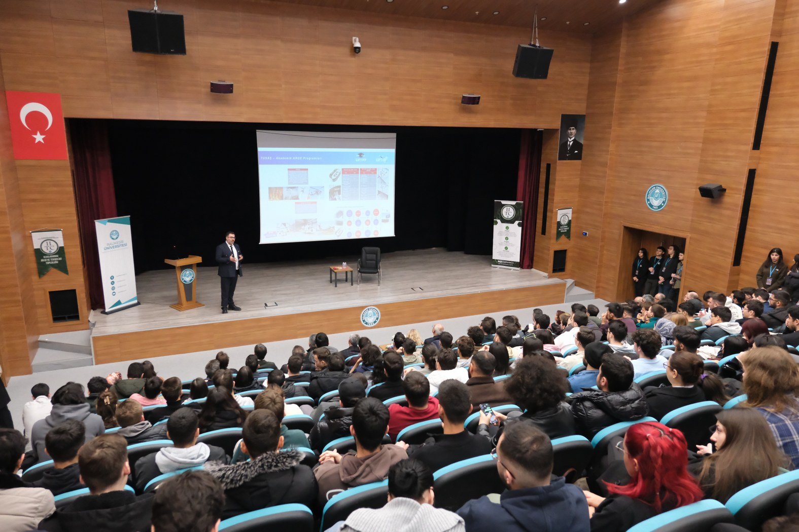 Balıkesir Üniversitesi’nde Havacılık Sektöründe AR-GE ve Üniversite-Sanayi İşbirliği Konferansı 5