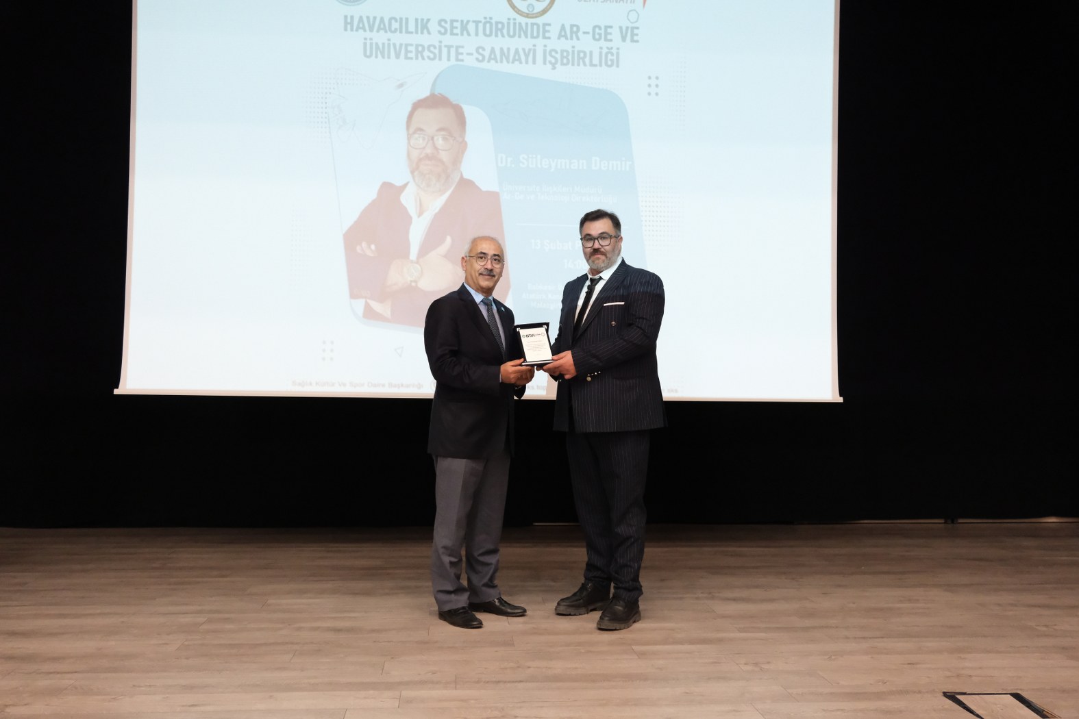 Balıkesir Üniversitesi’nde Havacılık Sektöründe AR-GE ve Üniversite-Sanayi İşbirliği Konferansı 8