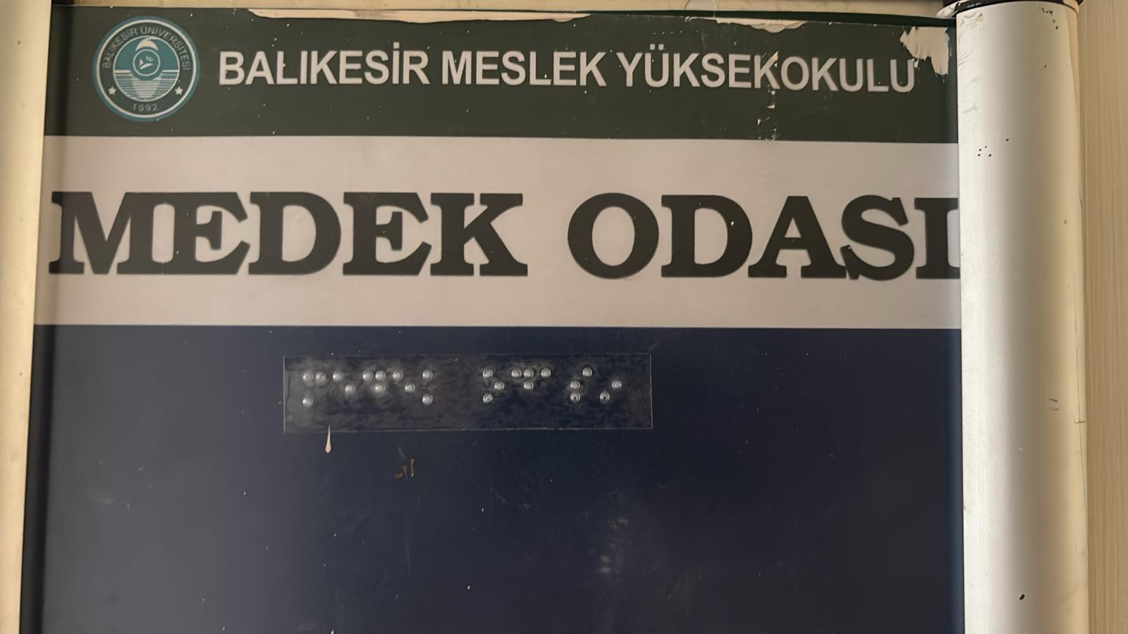 Üniversitemizde Braille Tabelalar Kendi İmkanlarımızla Üretiliyor 3