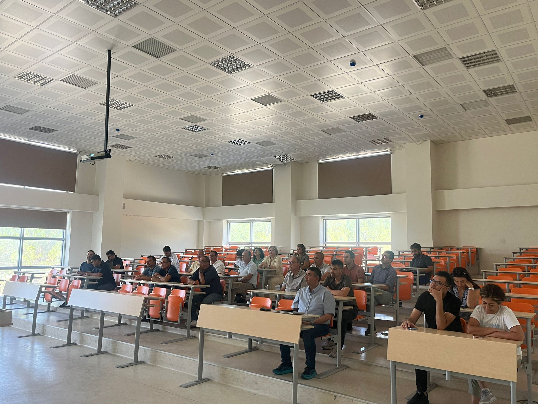 A KAP Guide Meeting was held for our Faculty Academic Staff 1