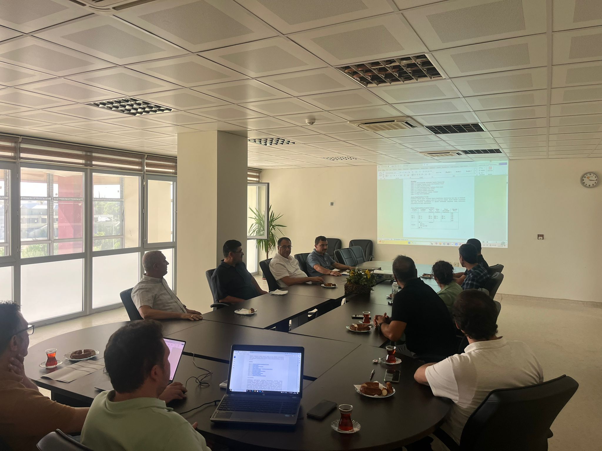 A Peer Review Meeting was held at the Faculty of Veterinary Medicine. 4