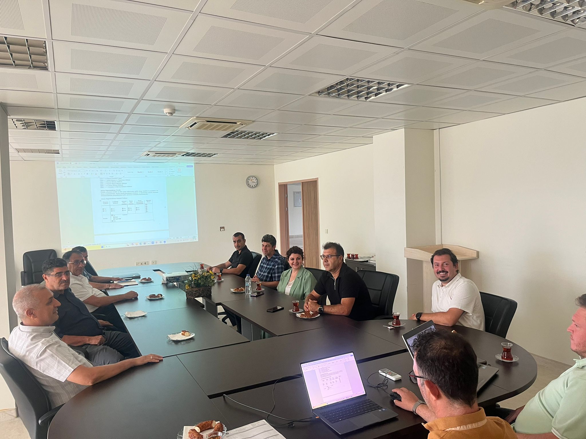 A Peer Review Meeting was held at the Faculty of Veterinary Medicine. 2
