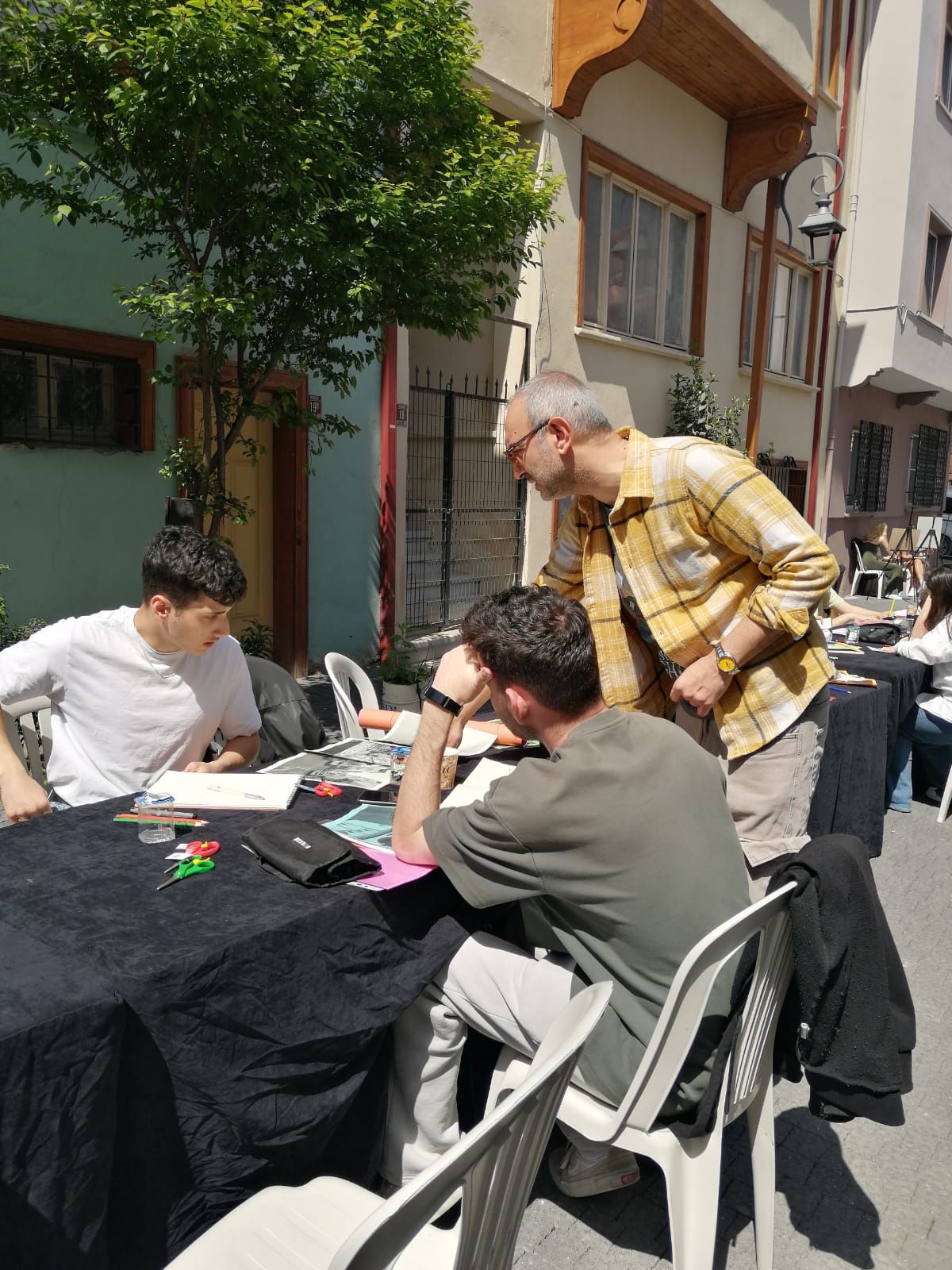 Within the scope of the April 15-16 World Art Day Events, our faculty members from the Department of Graphic Arts organized various workshops, exhibitions, and talks. 9
