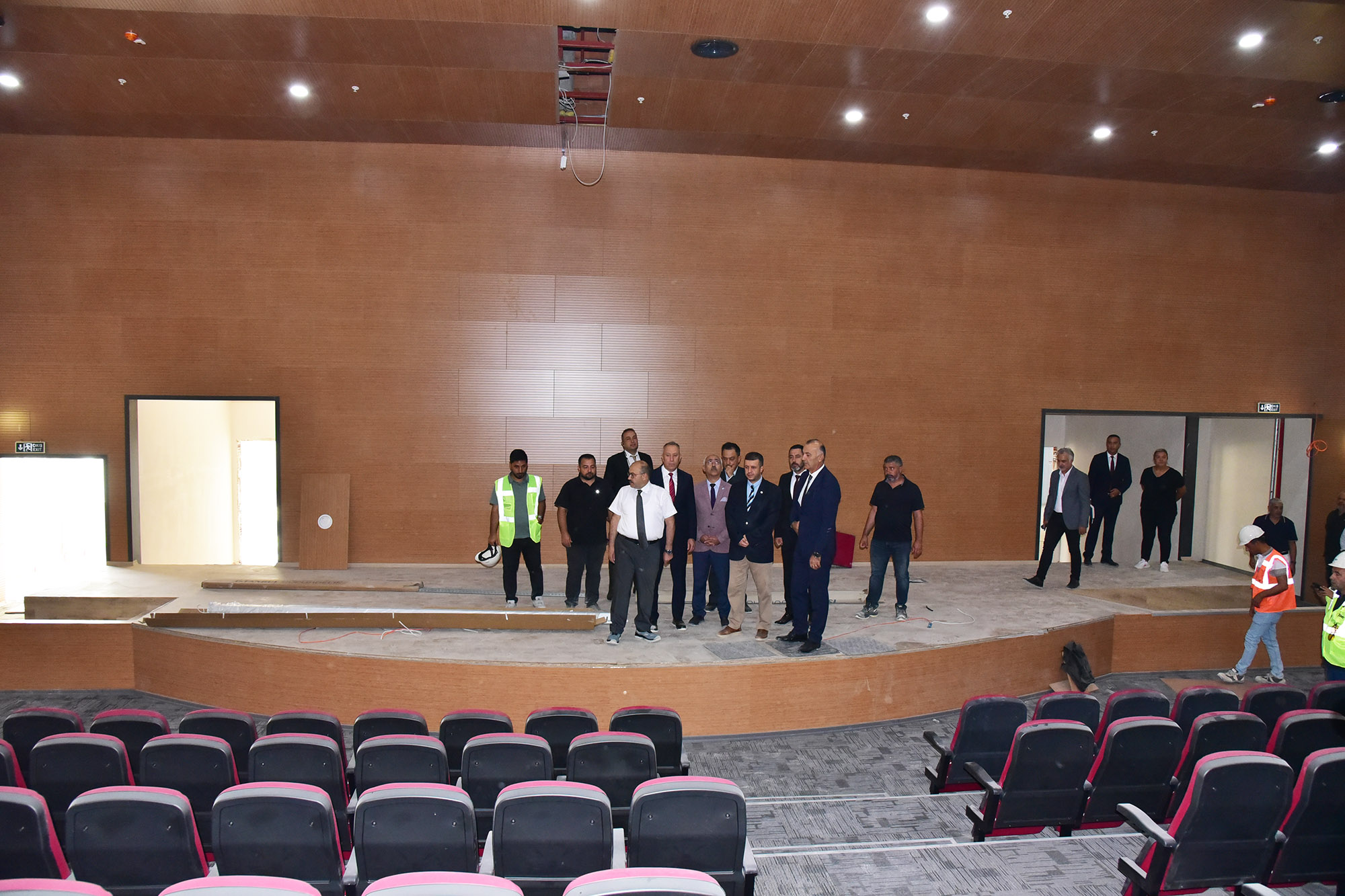Vali Ustaoğlu'ndan Balıkesir Üniversitesi Yerleşkesindeki Yeni Kız Yurduna Ziyaret 2
