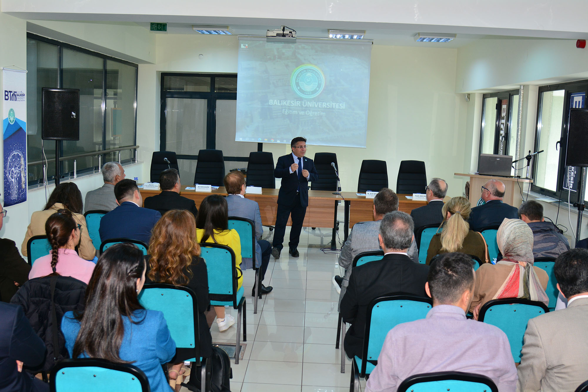 Üniversite-Kamu-Sanayi İş Birliği İçin Yeni Bir Adım: BAÜN Kariyer Zirvesi